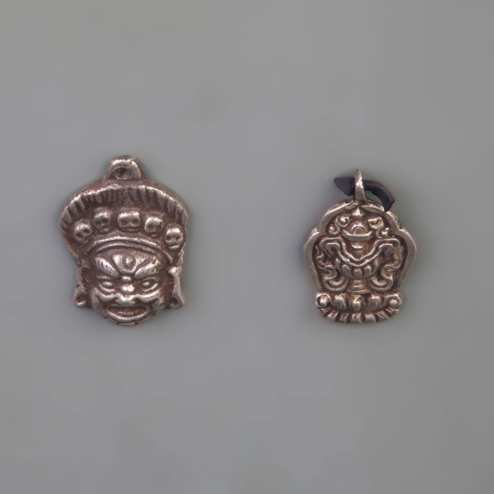 THREE SMALL TIBETAN BUDDHIST RITUAL OBJECTS - 4