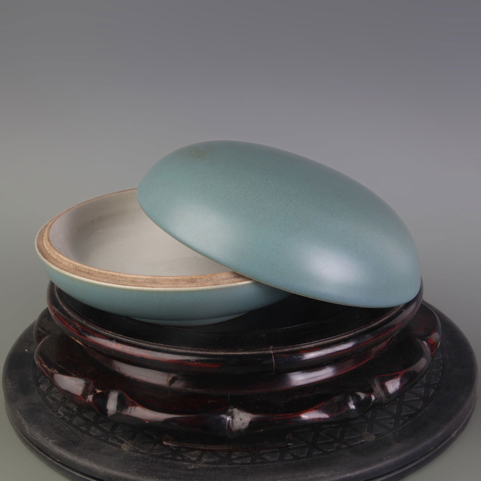 PEA-GREEN–GLAZED CYLINDRICAL BOX - 2