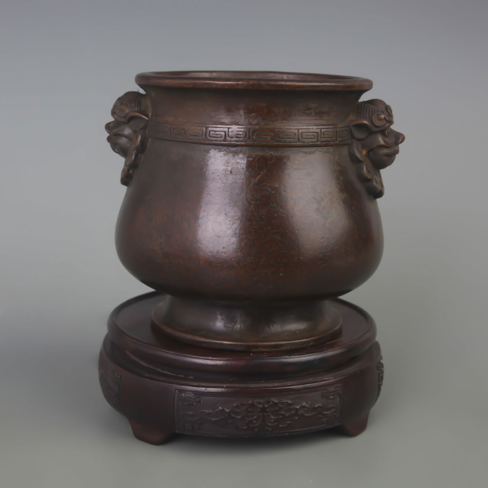BRONZE INCENSE BURNER WITH ANIMAL EAR HANDLES AND ROUND FEET (1 of 5)