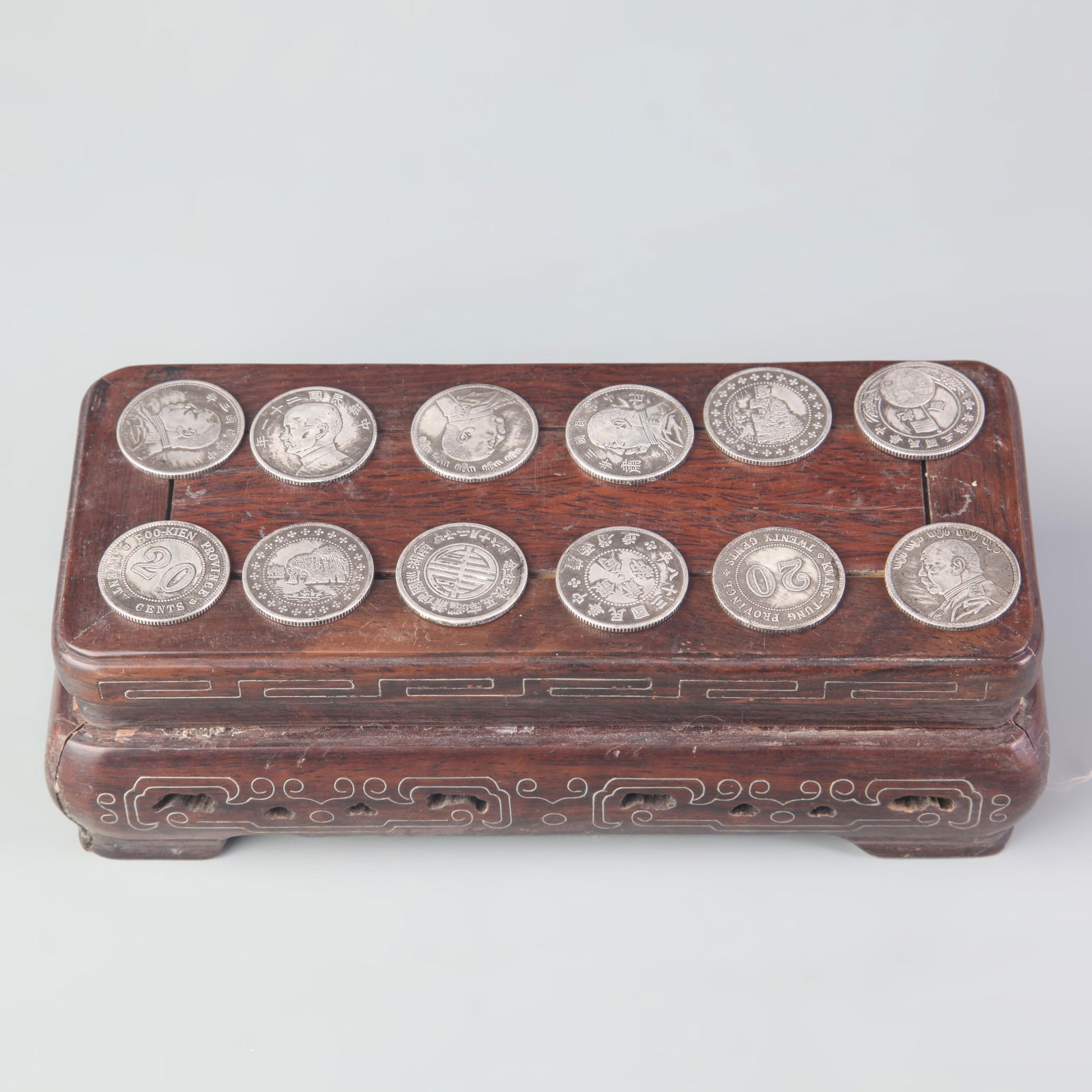 GROUP OF TWELVE OLD CHINESE COINS (1 of 6)