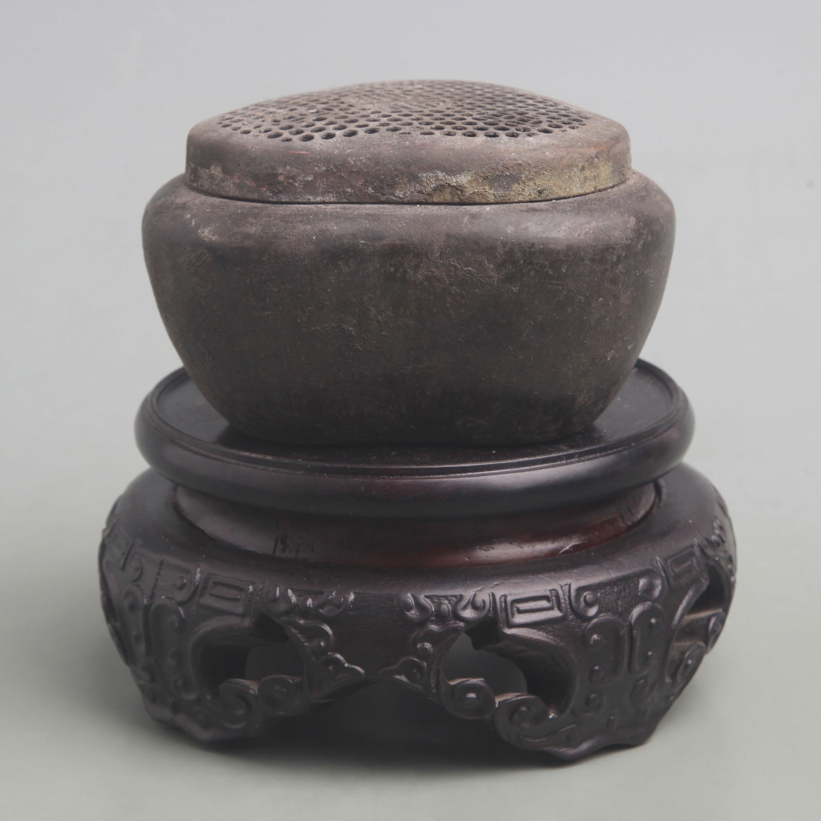 HOLLOWED-OUT INCENSE BURNER WITH THE CHARACTER PATTERN: Qing Dynasty; Diameter: 4.2 inch; High: 2.7 inch;