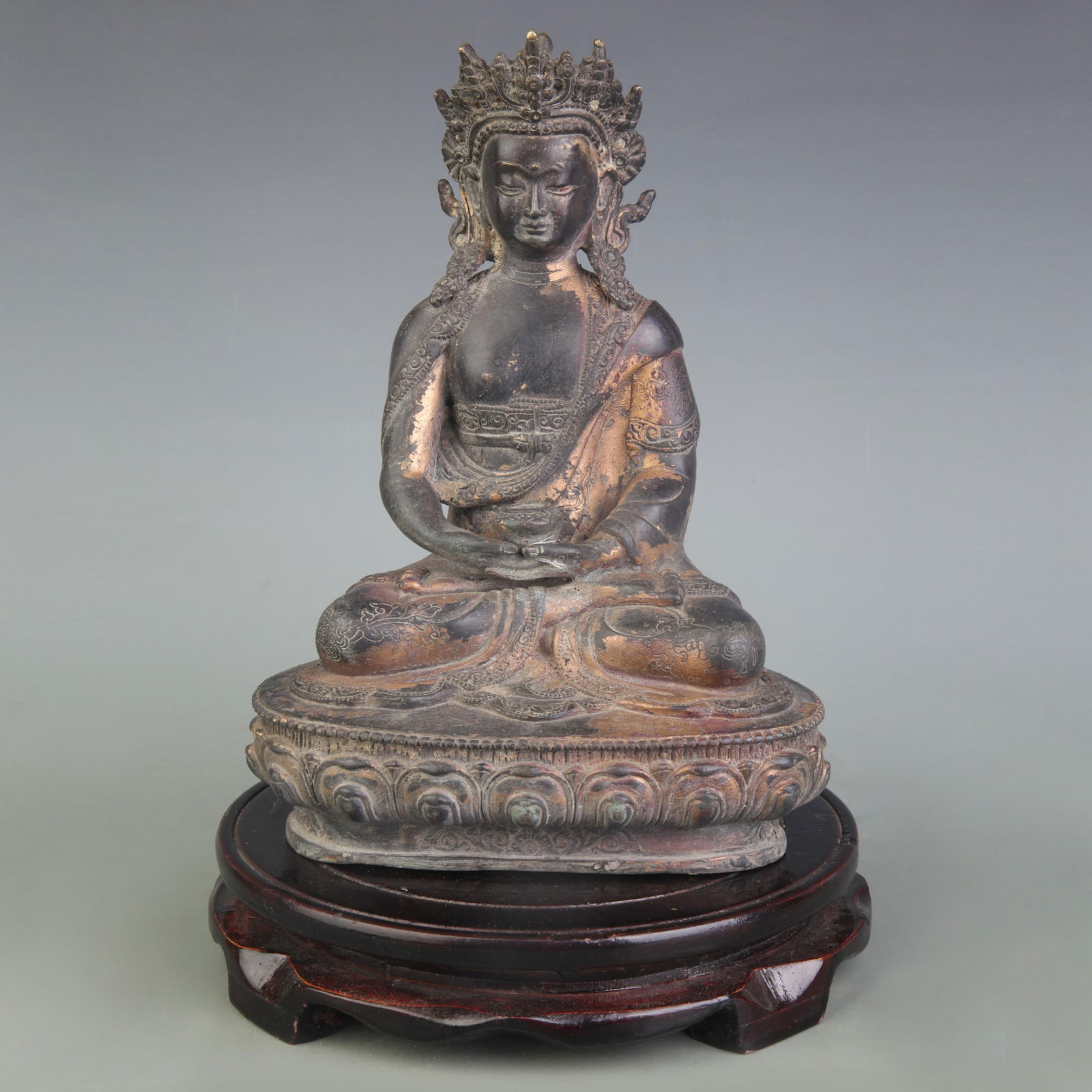 A FINE BRONZE BUDDHA STATUE: Qing Dynasty; High: 8.2 inch;