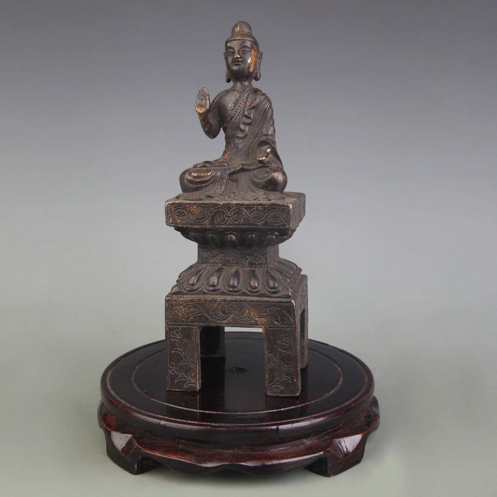 A FINE BRONZE BUDDHA STATUE: Qing Dynasty; High: 8.5 inch;