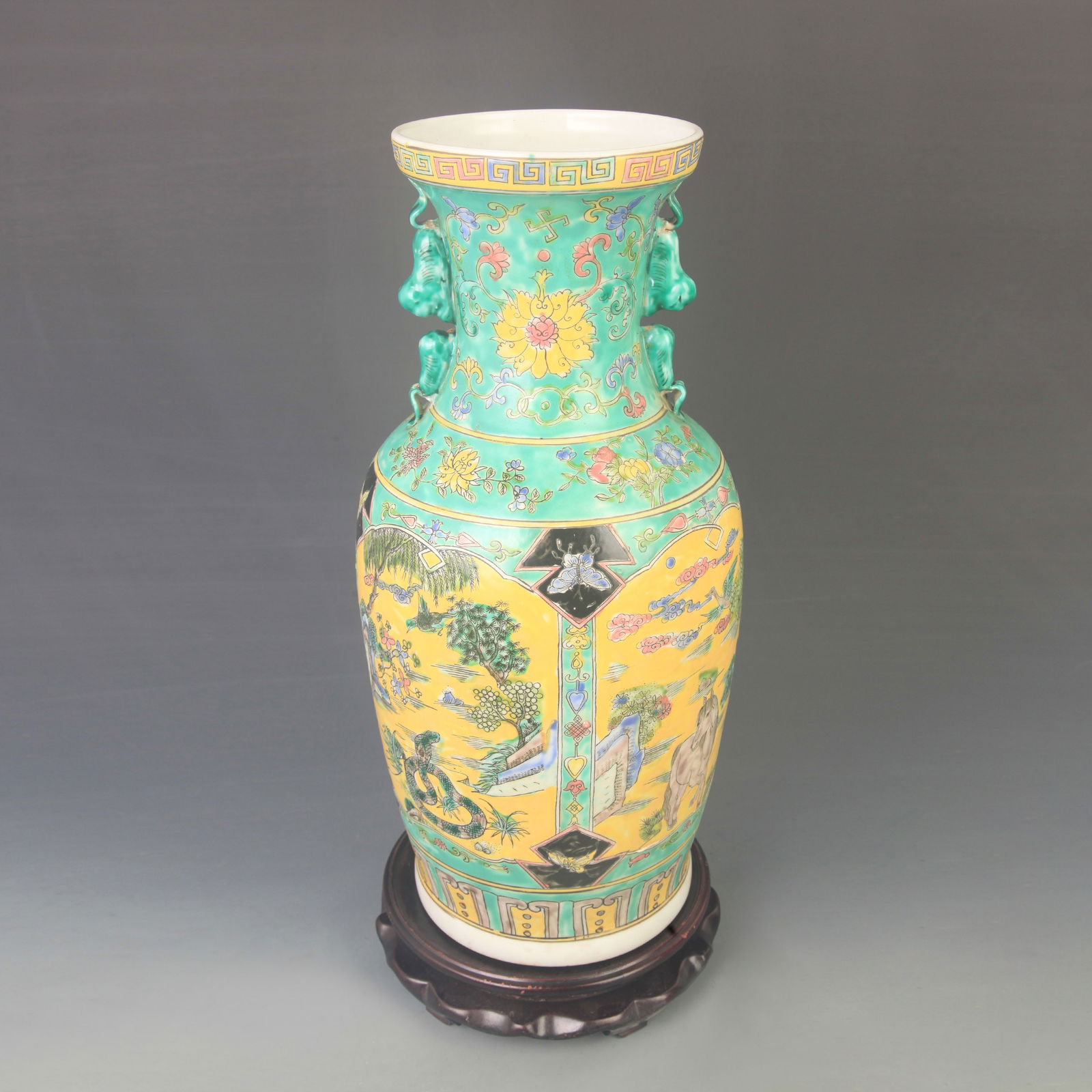 GREEN GROUND OPEN LIGHT TWIN BEAST EAR PORCELAIN VASE (1 of 5)