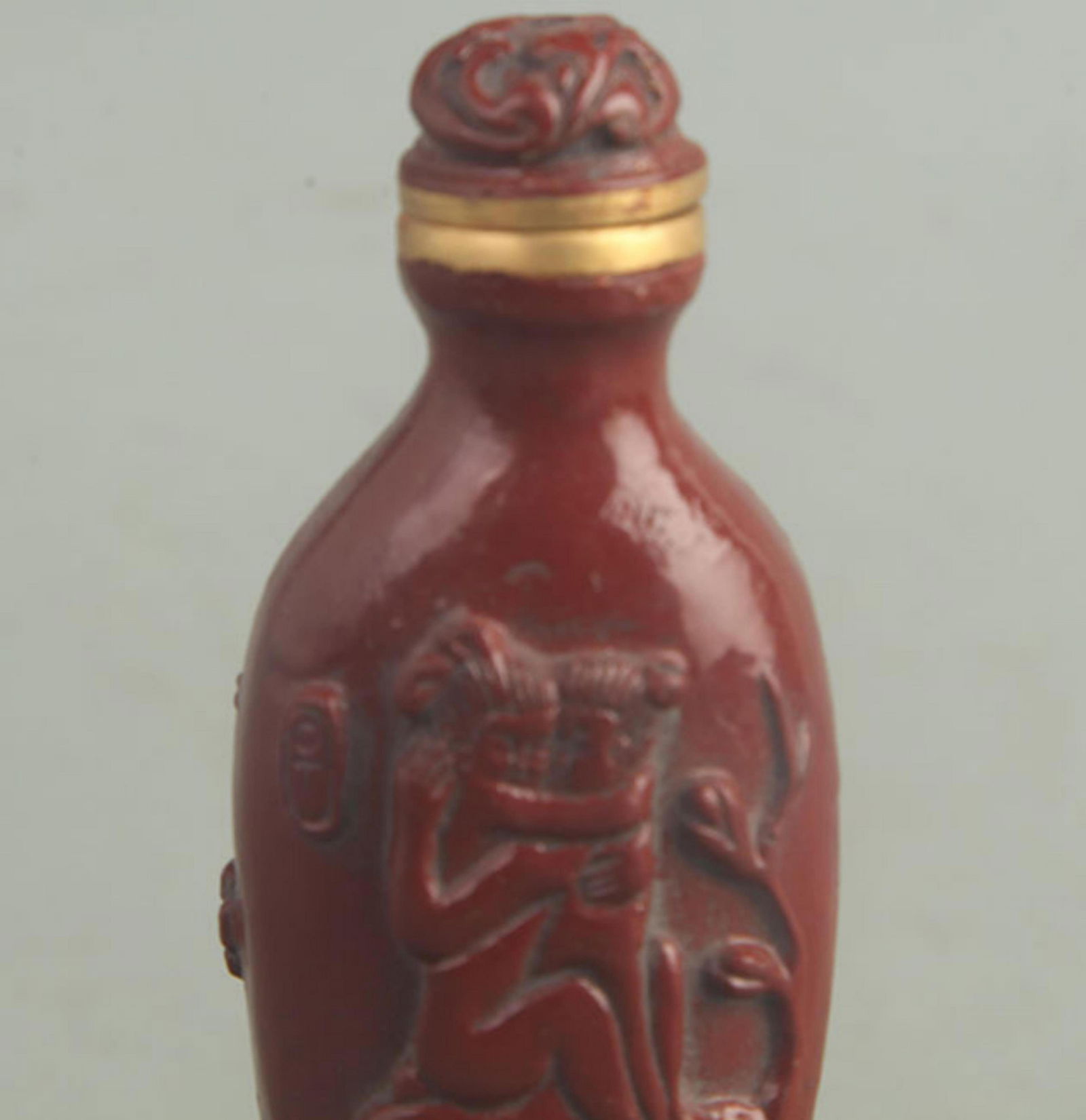 A FINE CARVED LACQUER CHARACTER PATTERN SNUFF BOTTLE - 2