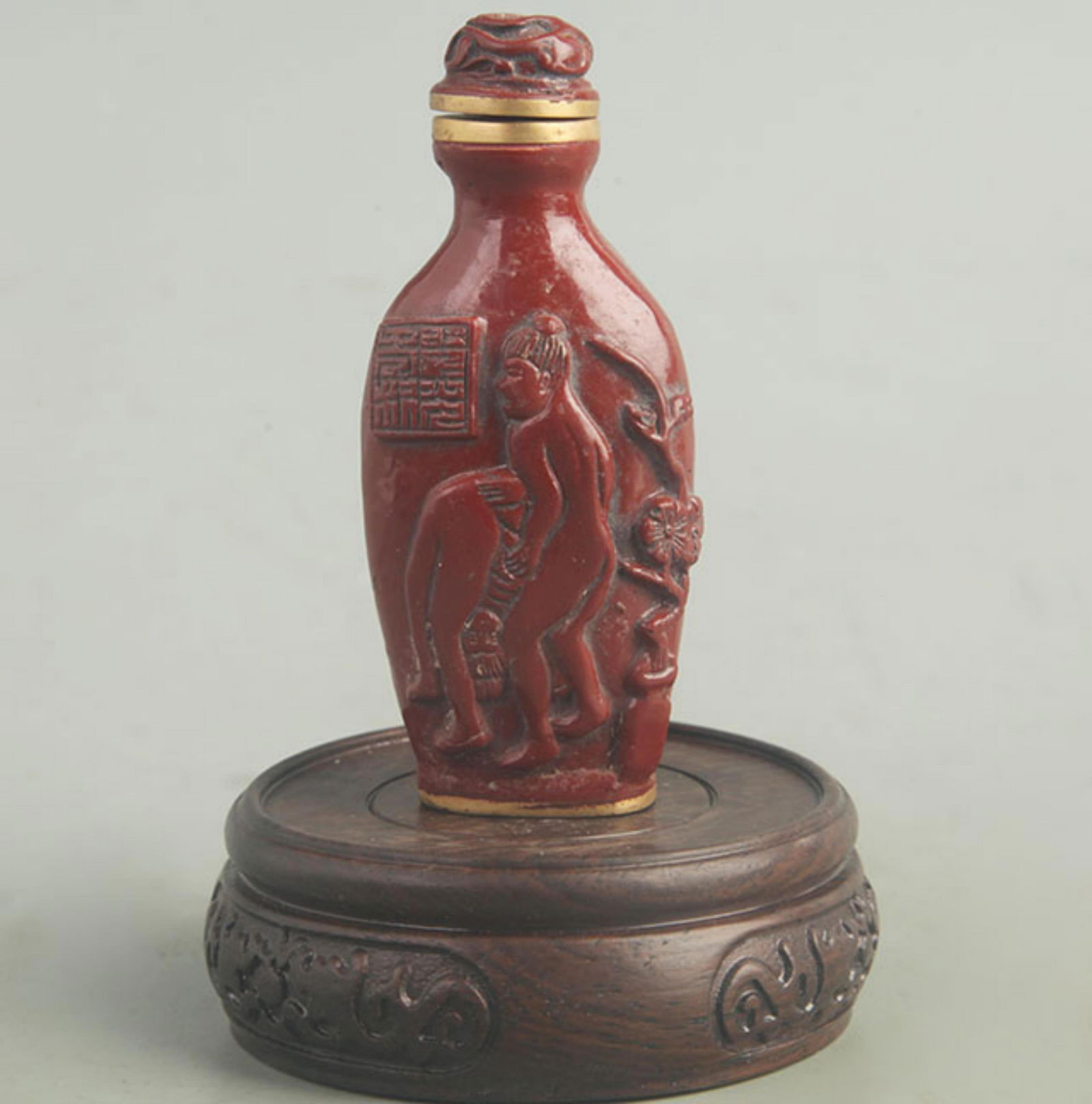 A FINE CARVED LACQUER CHARACTER PATTERN SNUFF BOTTLE - 4
