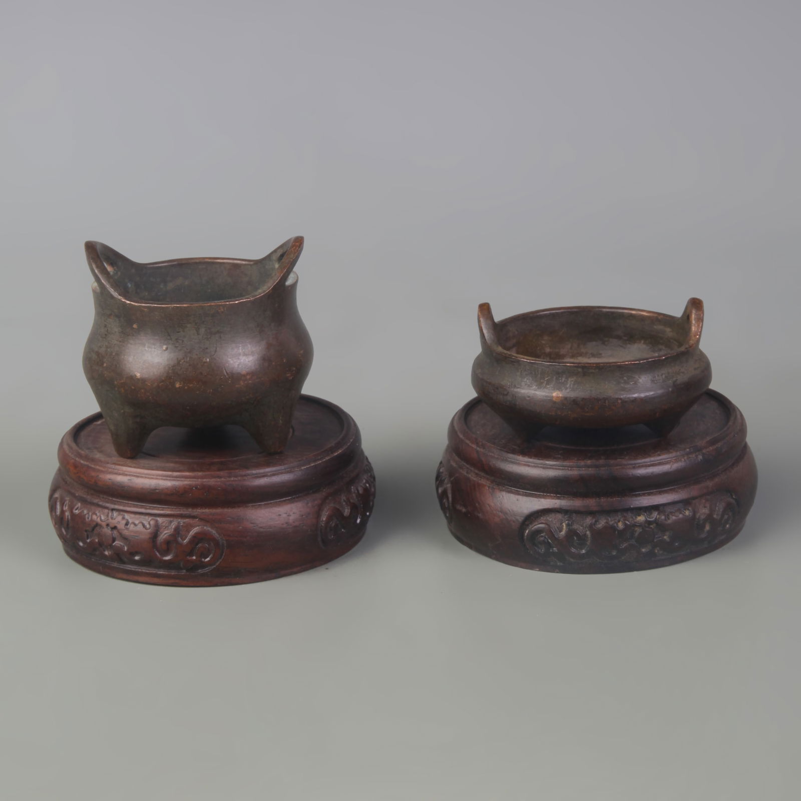 SET OF BRONZE INCENSE BURNERS (1 of 11)