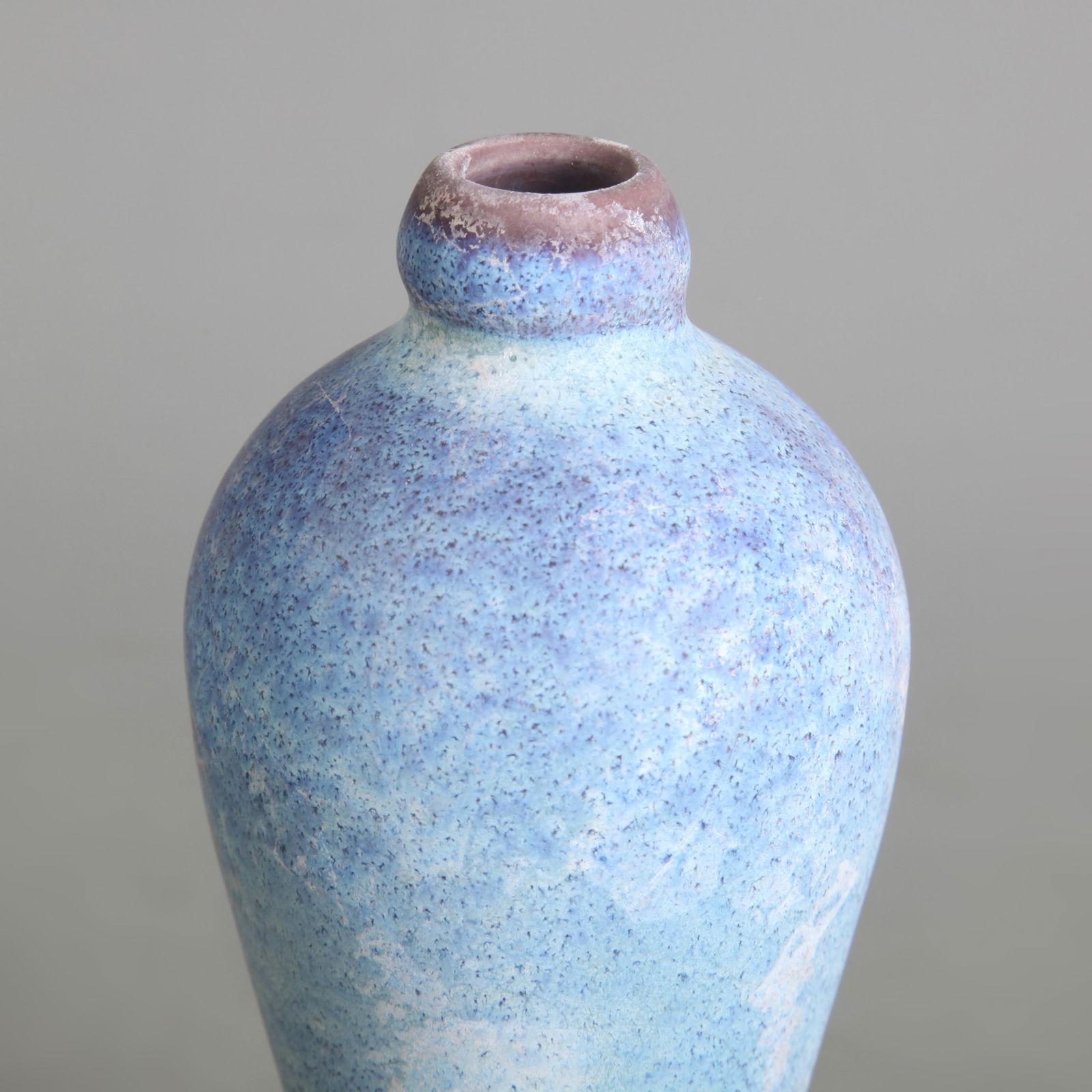 A FINE JUN WARE SMALL PLUM VASE - 2