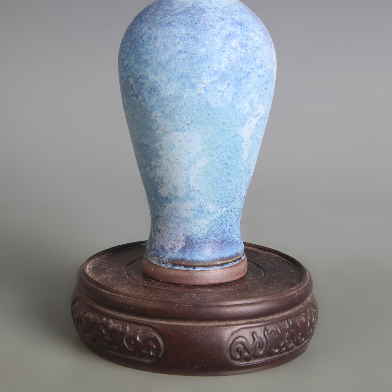 A FINE JUN WARE SMALL PLUM VASE - 3