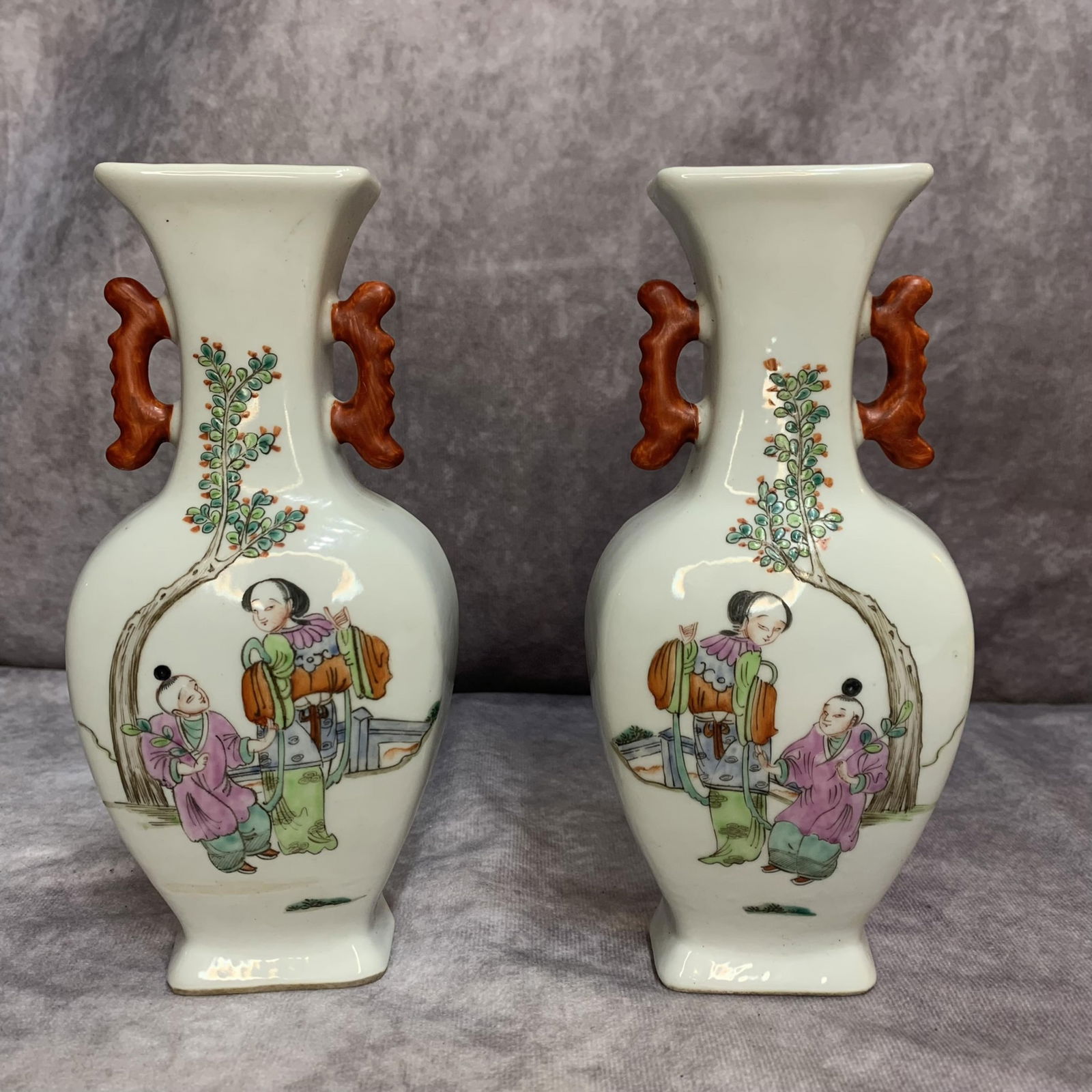 PAIR OF CHARACTER PATTERN PORCELAIN WALL HANGING VASE (1 of 6)