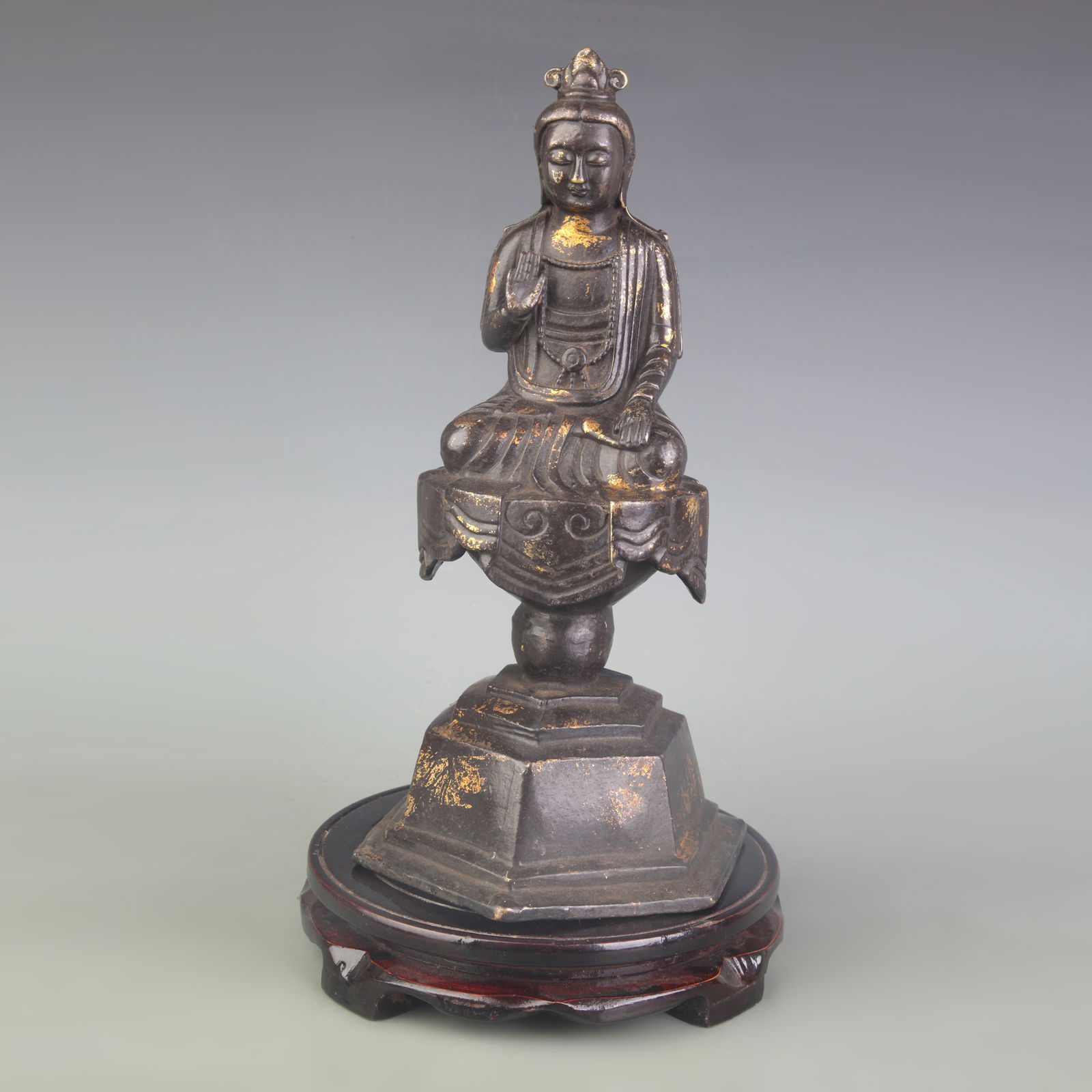 A FINE BUDDHA STATUE: Qing Dynasty; High: 11.1 inch;