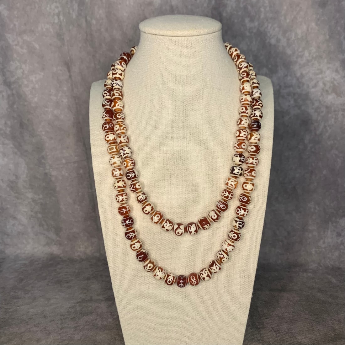 BLUE AND WHITE PORCELAIN BOWL WITH FIGURE DESIGN: Ming Dynasty; Diameter: 6.9 inch; High: 3.0 inch;