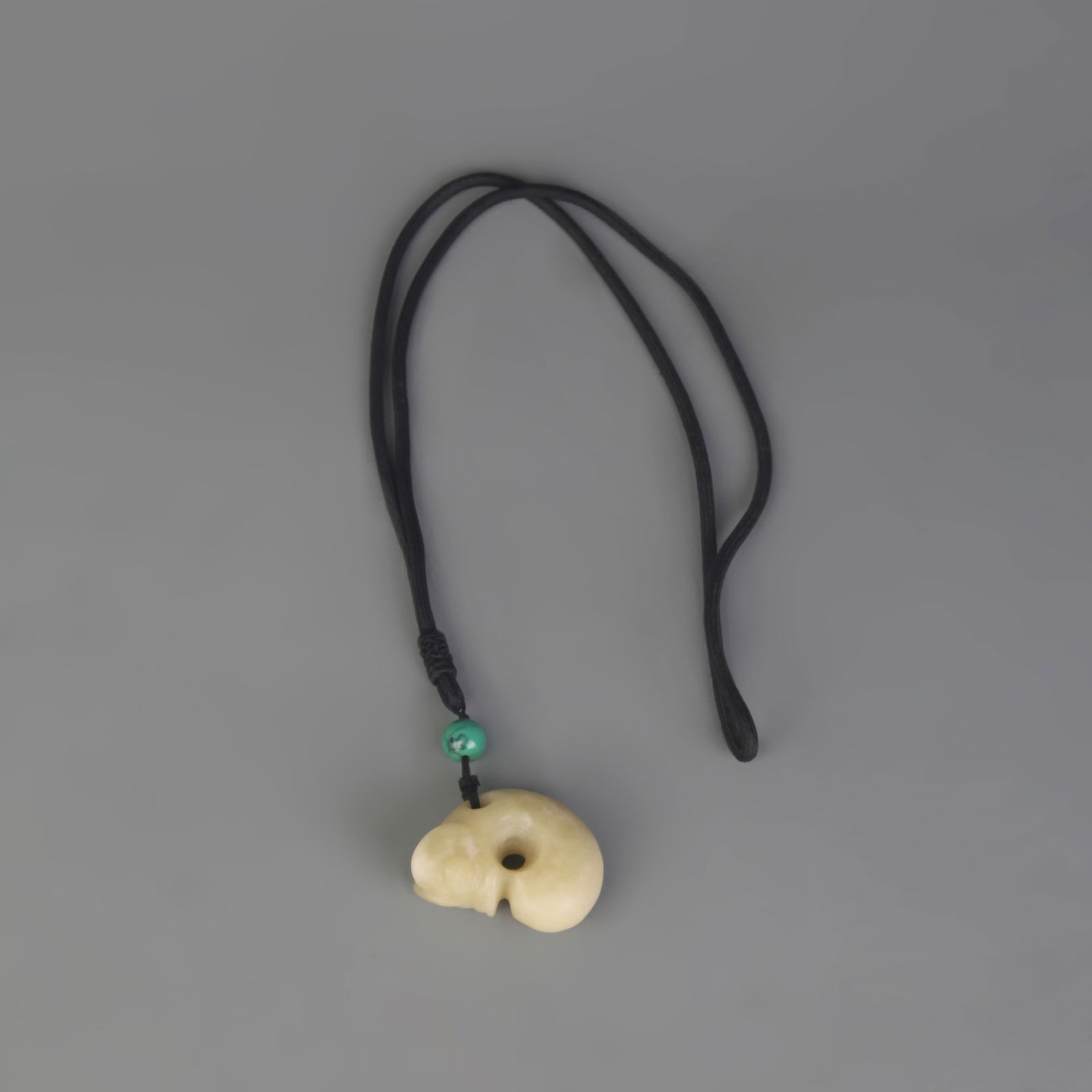 A FINE JADE PIG-DRAGON PENDANT: Modern; Long: 1.6 inch; Width: 0.6 inch; High:1.2 inch;