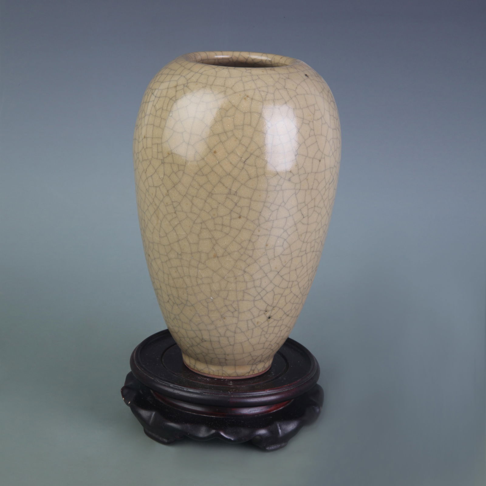 A FINE GE WARE OLD PORCELAIN VASE (1 of 5)