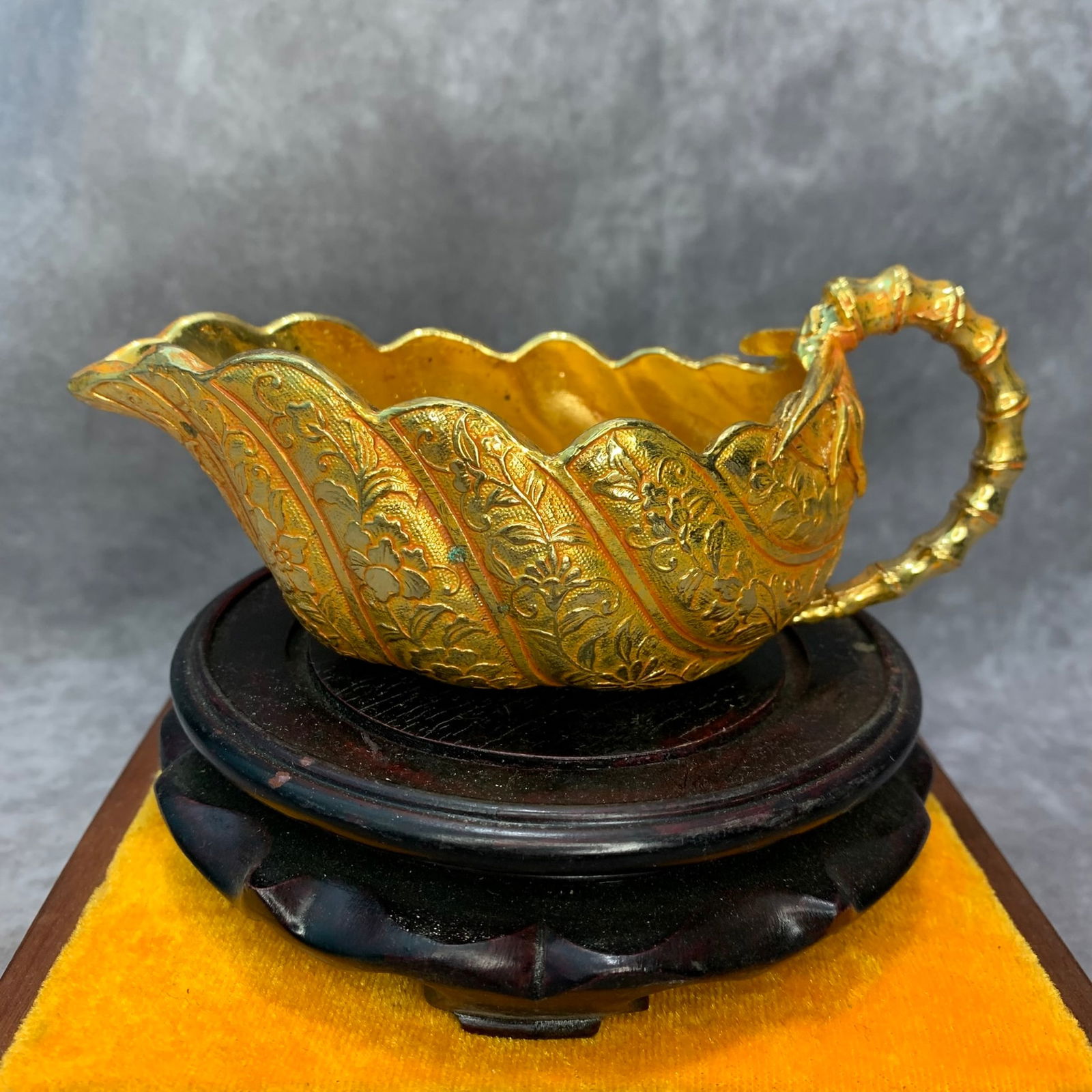 A FINE GOLD PLATED BRONZE SAUCE BOWL (1 of 6)