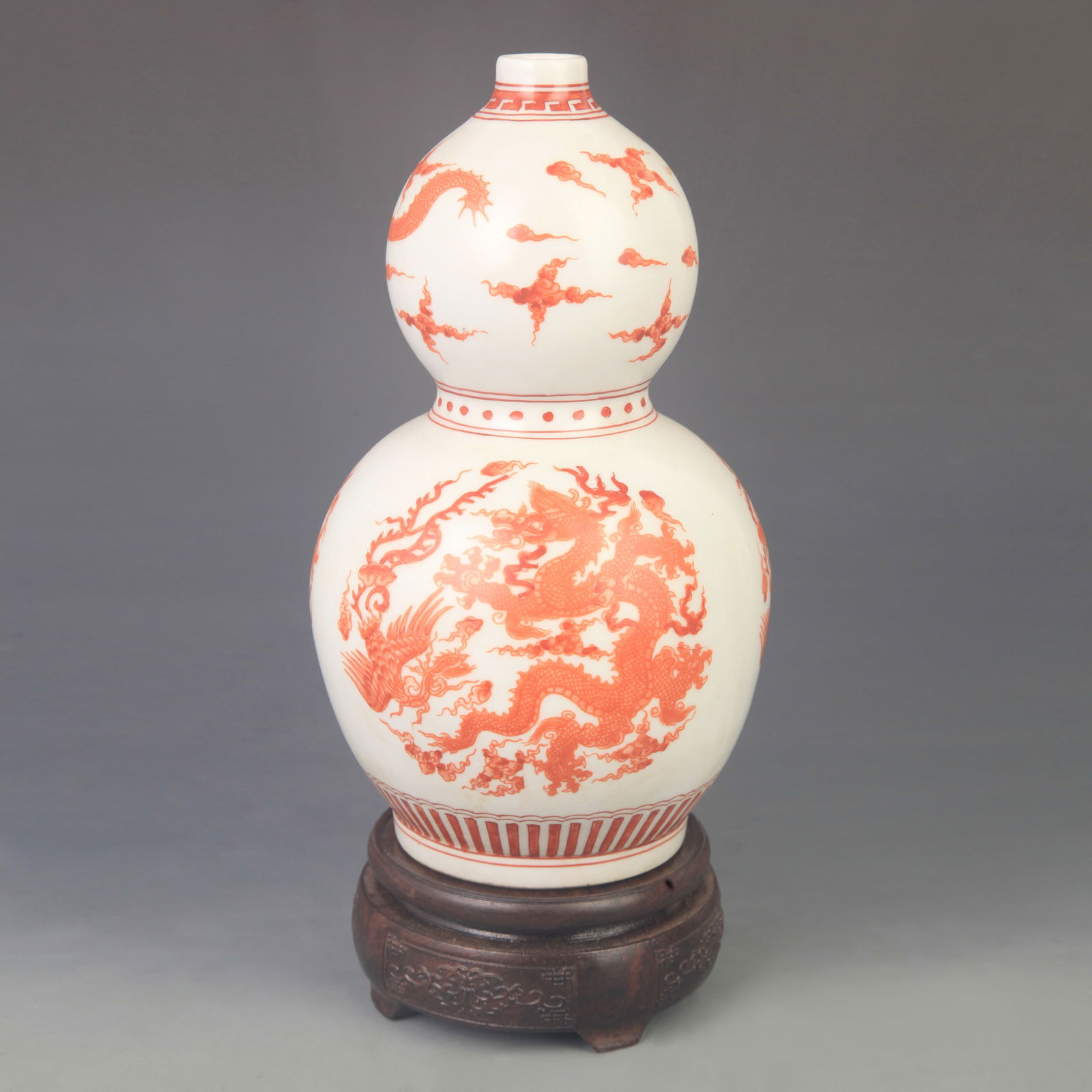 FAMILLE ROSE DRAGON PATTERN GOURD VASE (1 of 5)