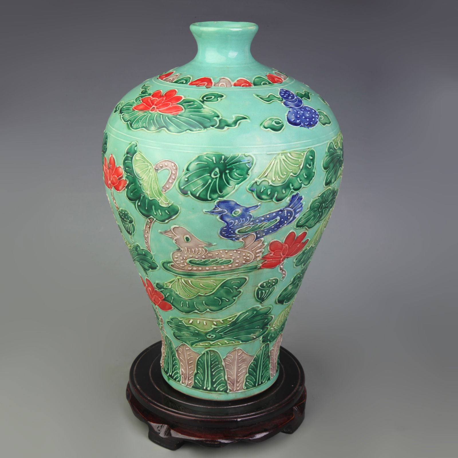 FAHUA-STYLE CARVED FLORAL AND BIRD MEIPING VASE (1 of 5)