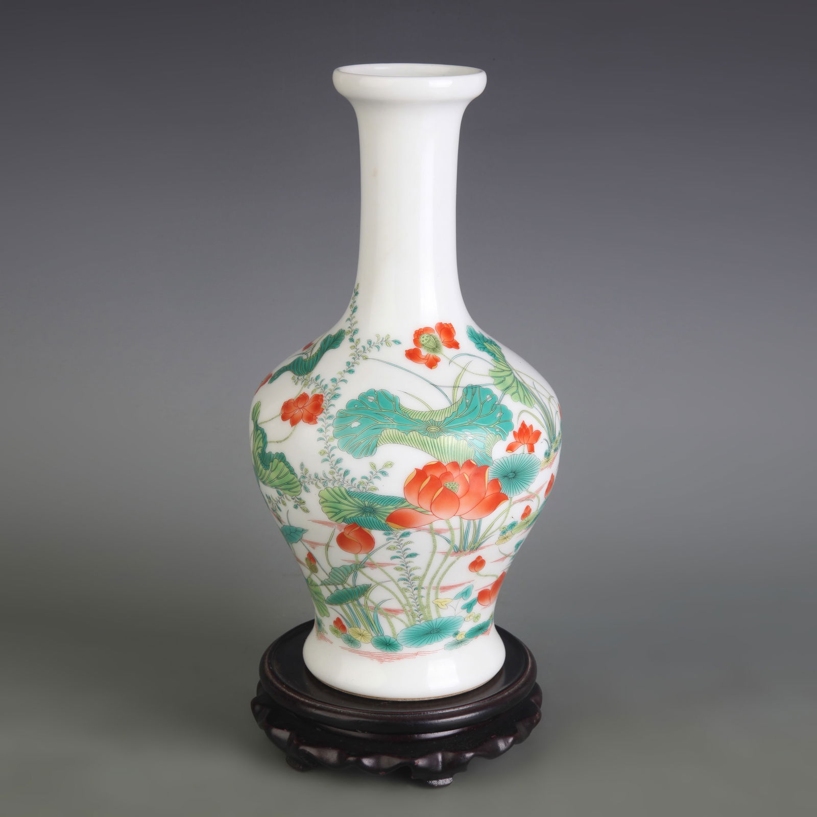 FAMILLE ROSE LOTUS PATTERN PLATE TOP PATTERN PORCELAIN VASE: Qing Dynasty Yong Zheng Period; Diameter: Diameter: 2.5 inch; High: 10.3 inch;
