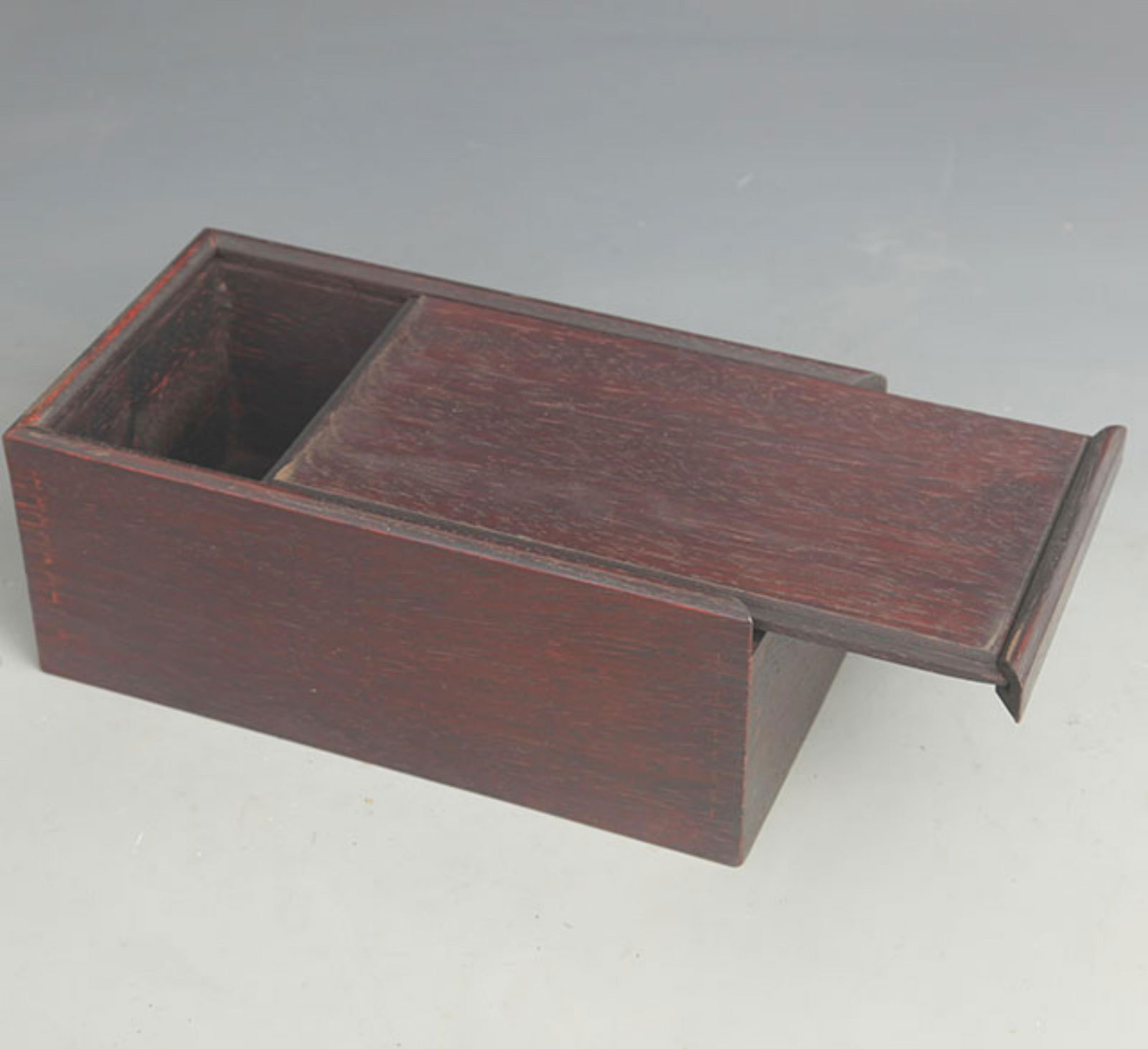 A FINE ROSEWOOD MADE DRAWER BOX - 2