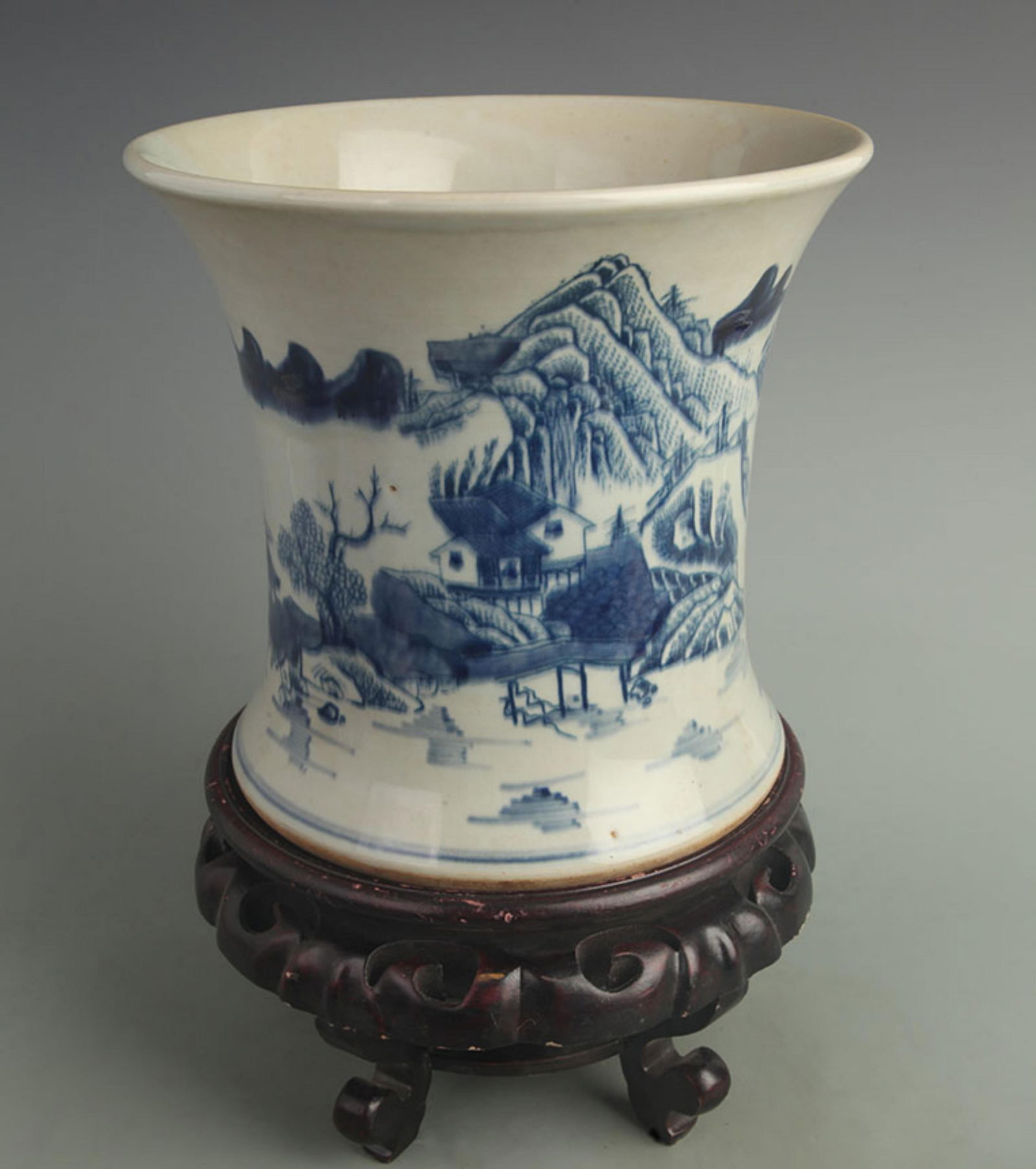 BLUE AND WHITE LANDSCAPE PEN HOLDER: Qing Dynasty Kangxi Period; High: 8.50 inch; Diameter: 9.30 inch;