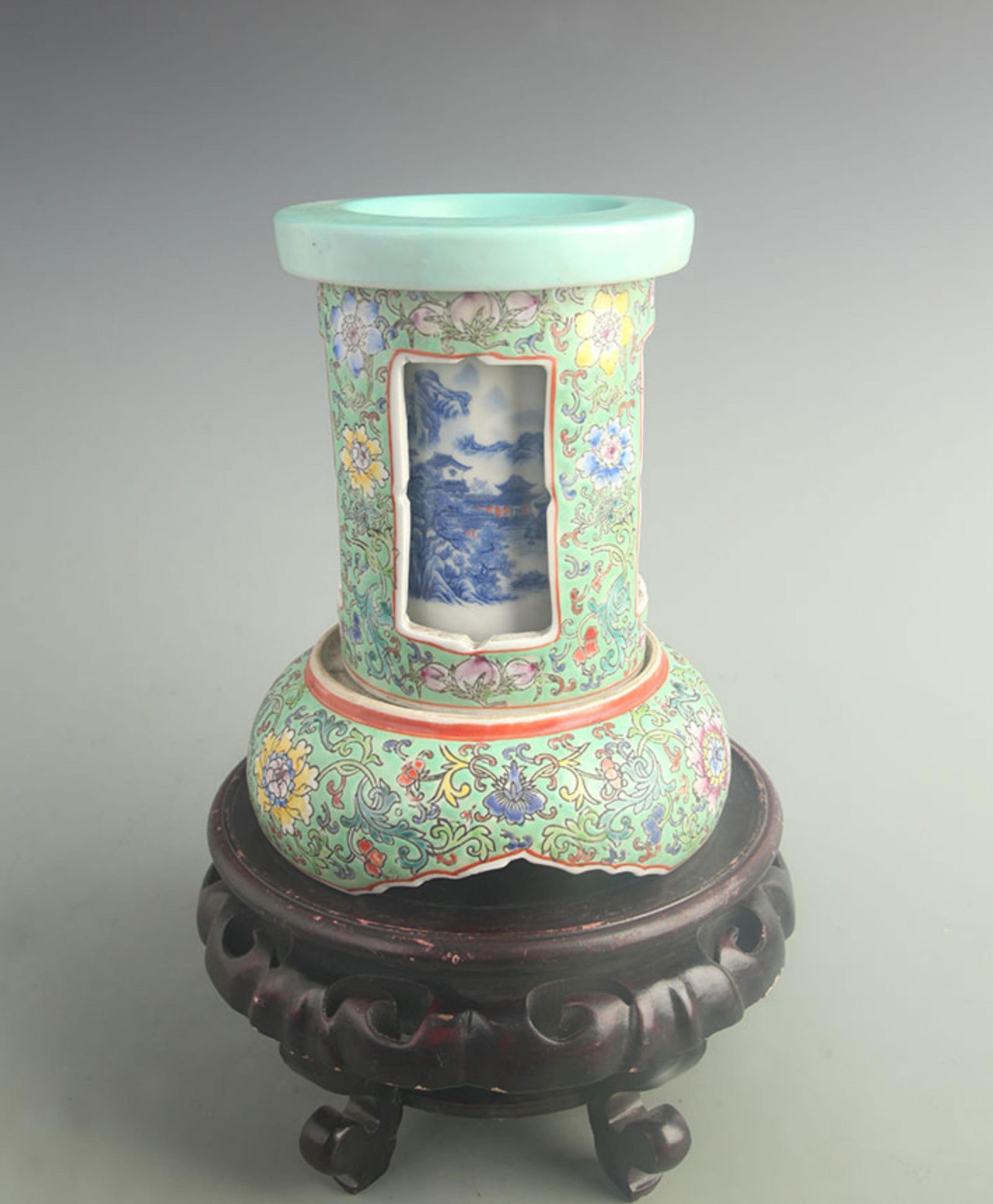 GREEN GROUND FLORAL PATTERN ROTATING PEN HOLDER: Qing Dynasty Qian Long Period; High: 9.00 inch; Diameter: 7.00 inch;