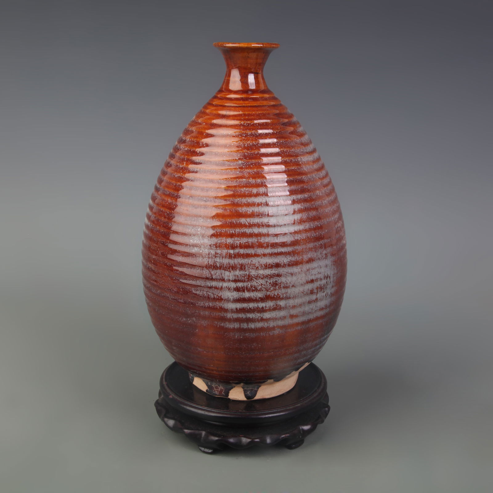 A FINE RED COLOR GLAZE STRING PATTERN POTTERY VASE - 4
