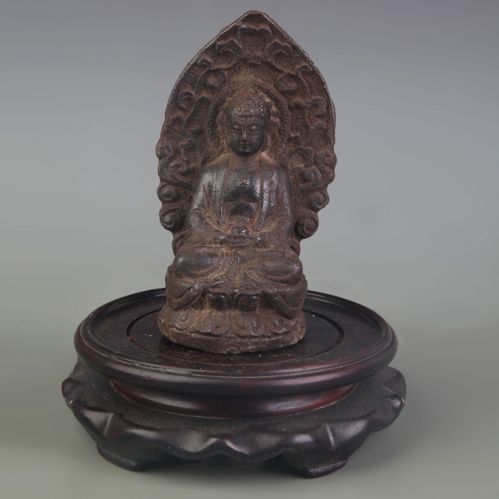 A FINE CAST IRON SHAKYAMUNI BUDDHA STATUE: Qing Dynasty; High: 4.7 inch;