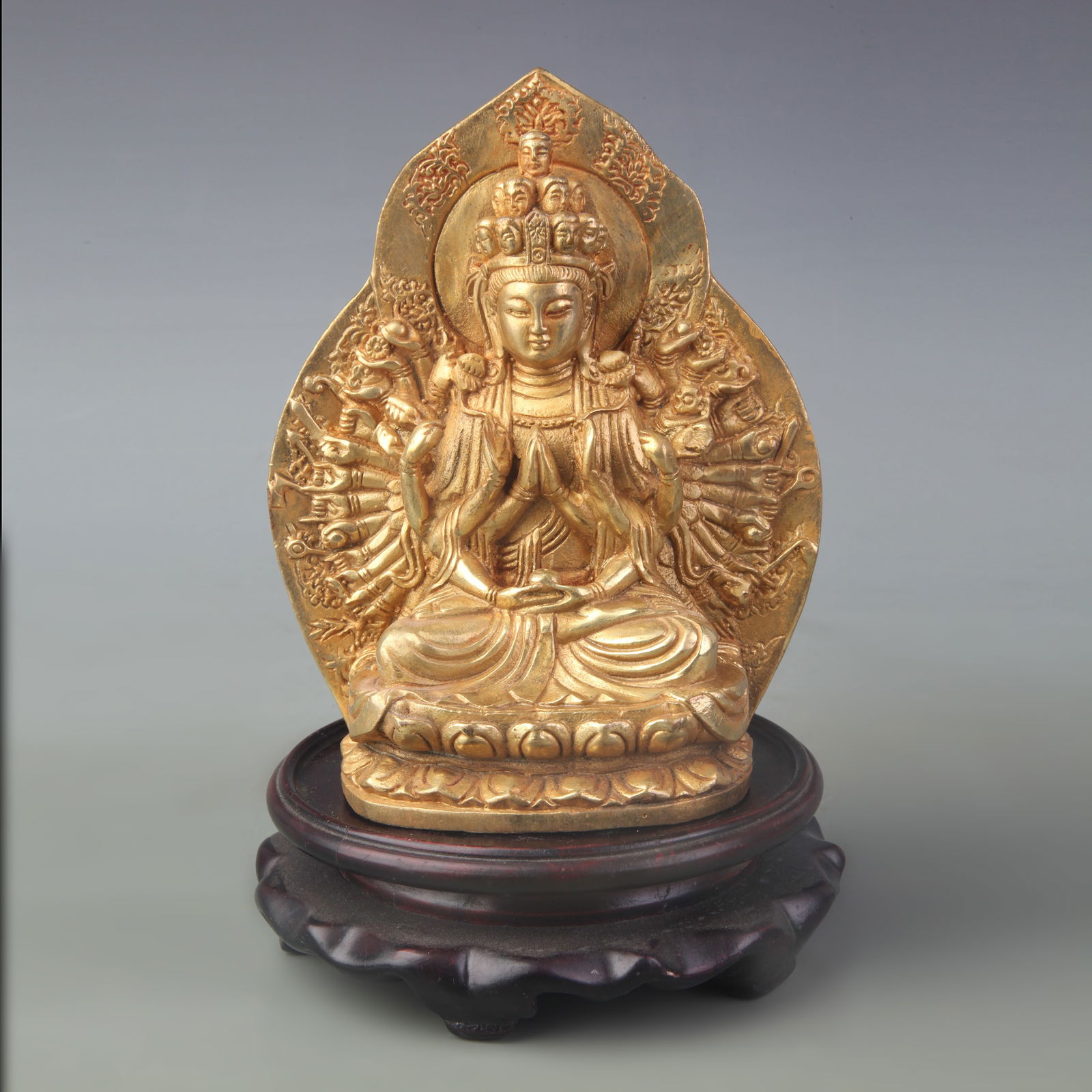 A FINE BRONZE THOUSAND-ARMED GUANYIN STATUE (1 of 5)