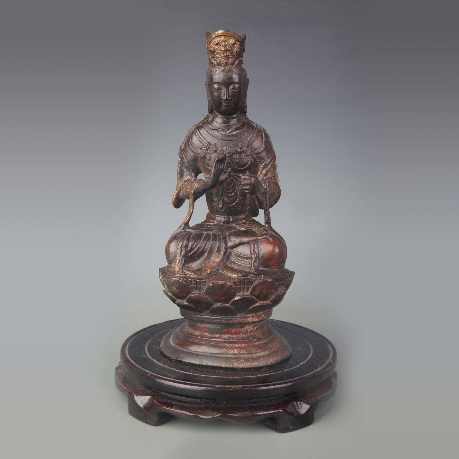A FINE BRONZE GUANYIN STATUE: Qing Dynasty; High:9.5 inch