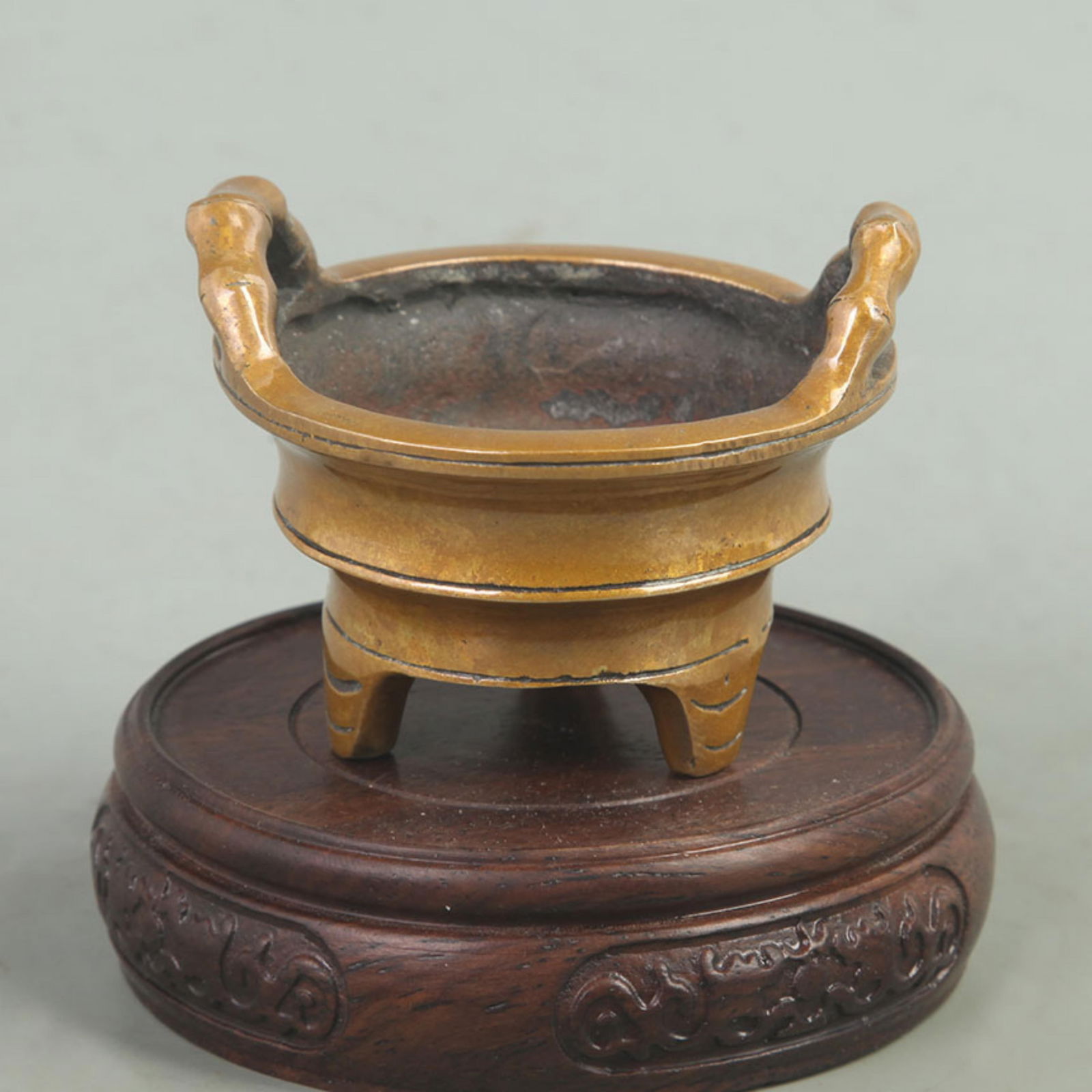 THREE LEGGED BRONZE INCENSE BURNER WITH BAMBOO JOINT EARS (1 of 4)