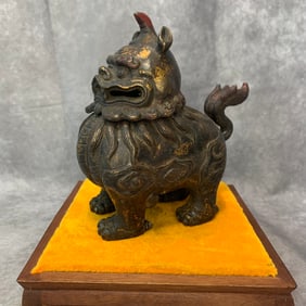 A FINE RUI SHOU STYLE BRONZE INCENSE CENSER