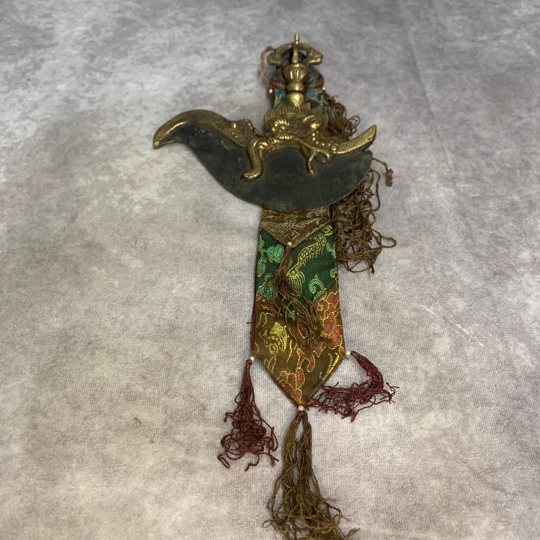 A FINE TIBETAN BUDDHISM RITUAL PENDANT (1 of 6)