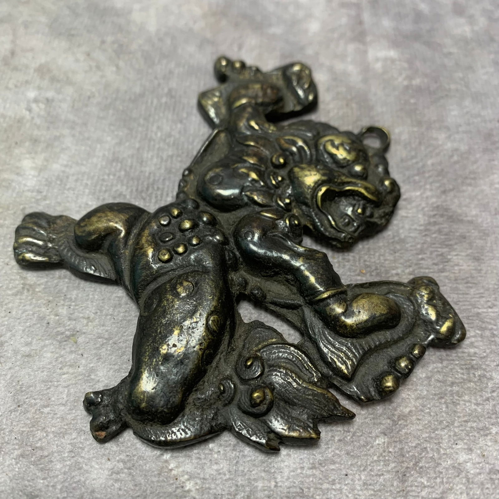TIBETAN BUDDHIST BRONZE LION PENDANT - 2