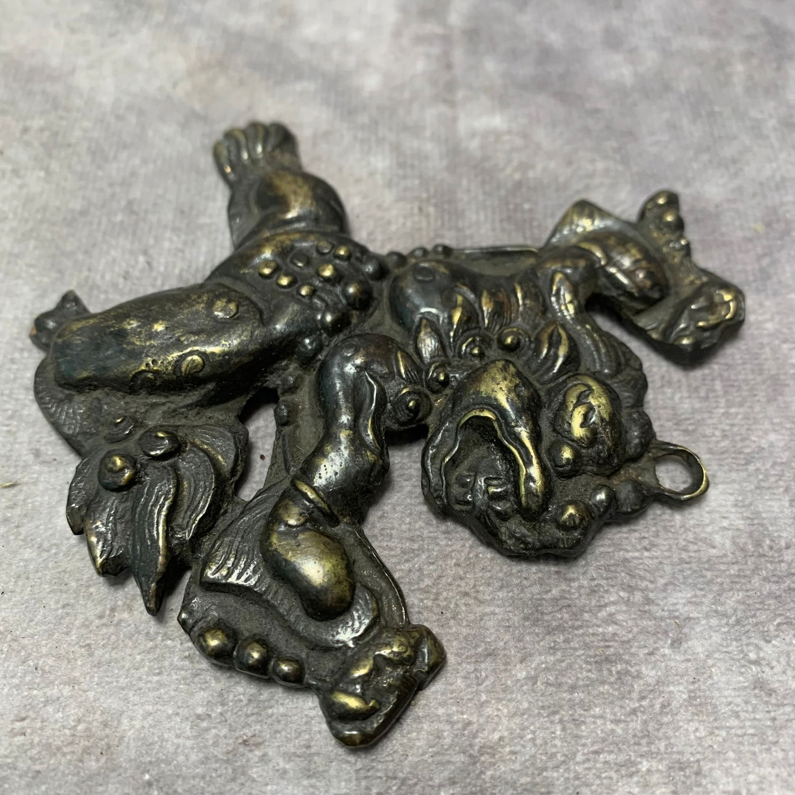 TIBETAN BUDDHIST BRONZE LION PENDANT - 3