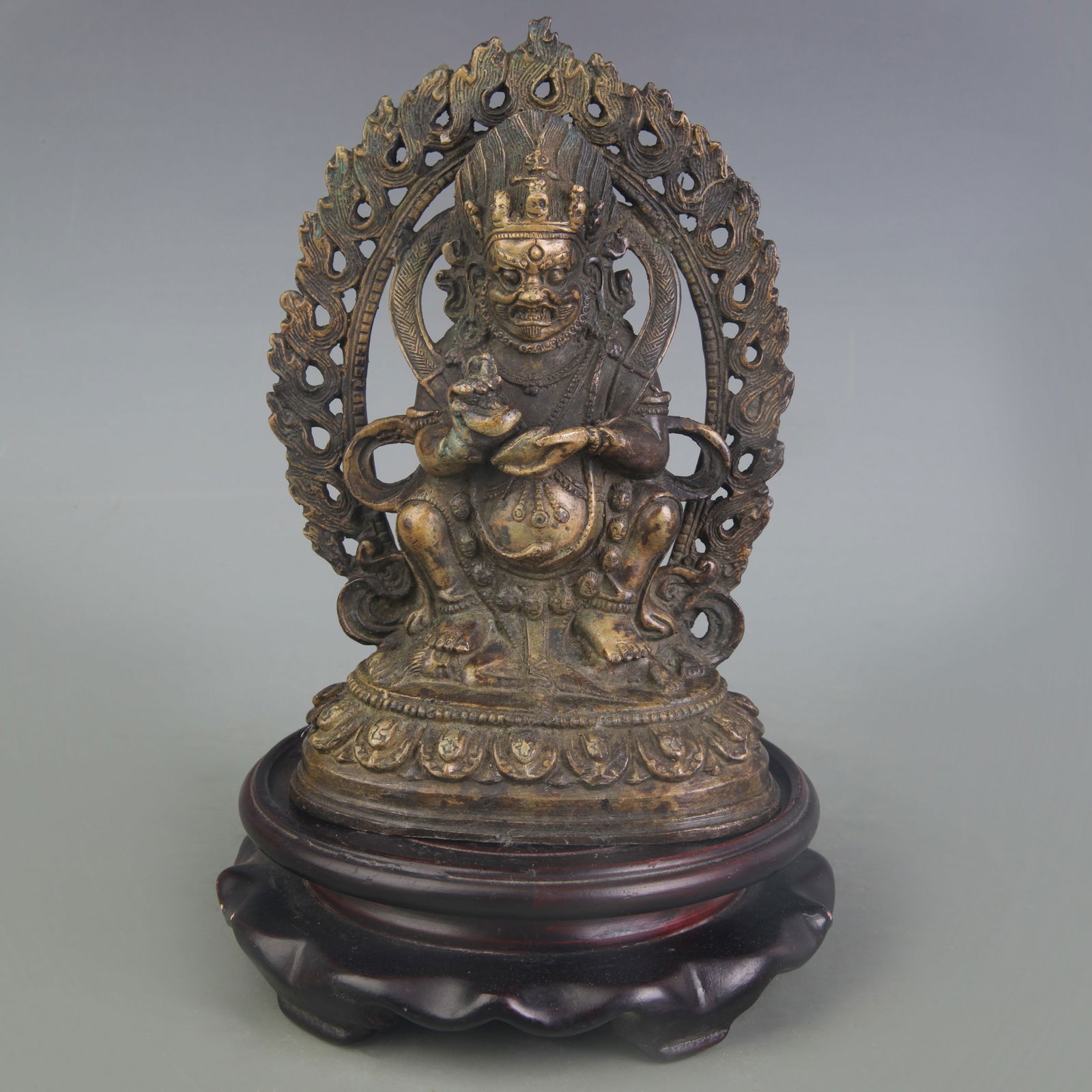 A FINE BRONZE VAISRAVANA STATUE (WEALTH GUARDIAN KING): Qing Dynasty; High: 6.2 inch;
