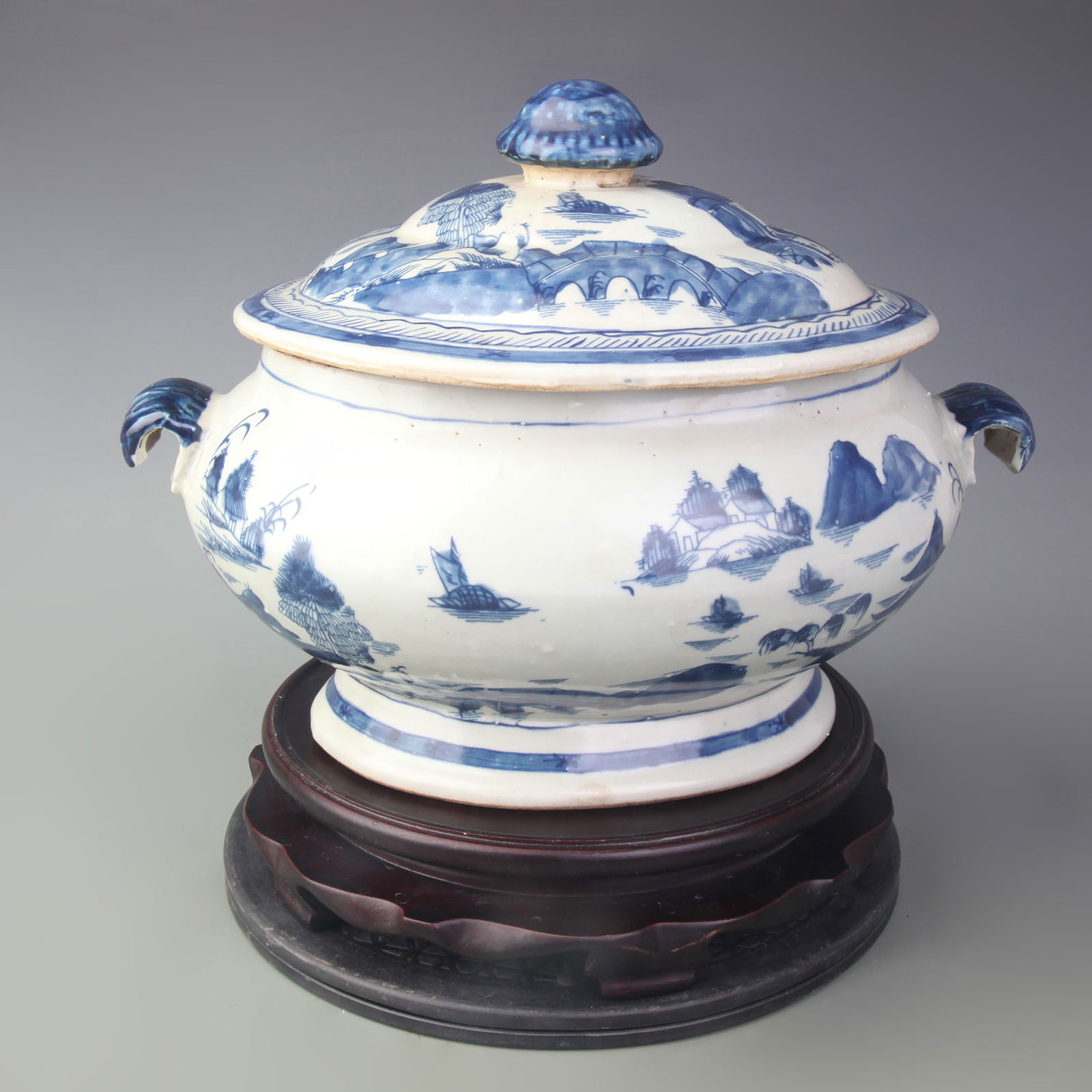 BLUE-AND-WHITE LANDSCAPE PATTERN DOUBLE-EARED LARGE JAR: Qing Dynasty; Long: 14.5 inch; High: 10.6 inch;