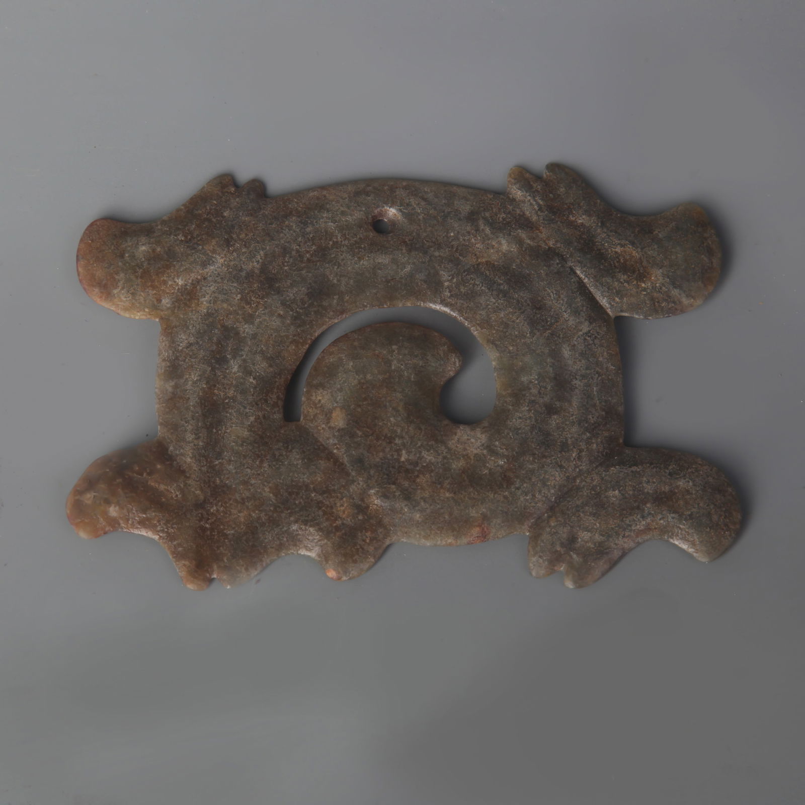 A FINE OLD JADE PENDANT - 3