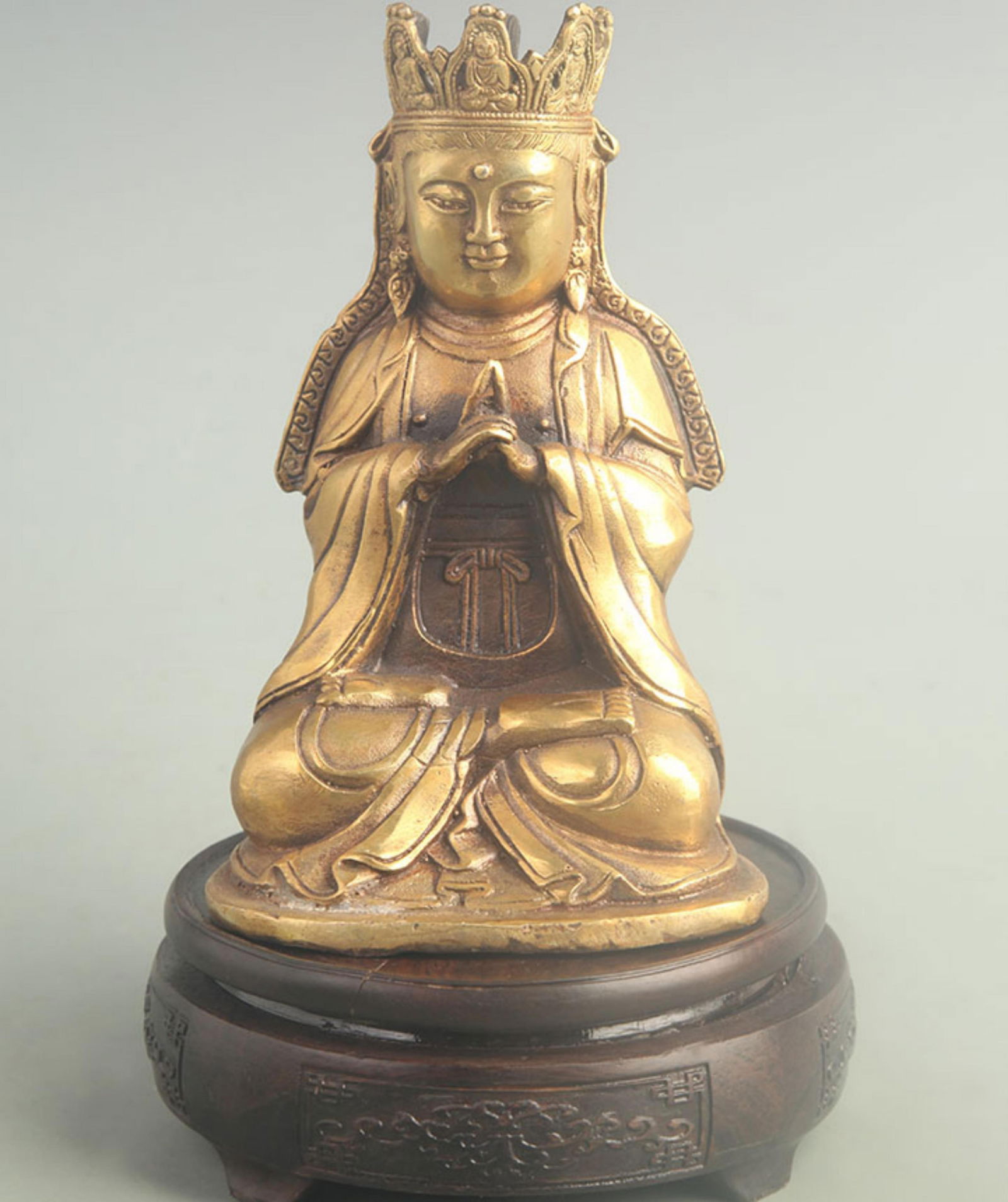 BRONZE GILT AND GOLD-PLATED SEATED STATUE OF AVALOKITESVARA: 20th Century; High: 7.00 inch; Width: 3.50 inch; Long: 4.20 inch;