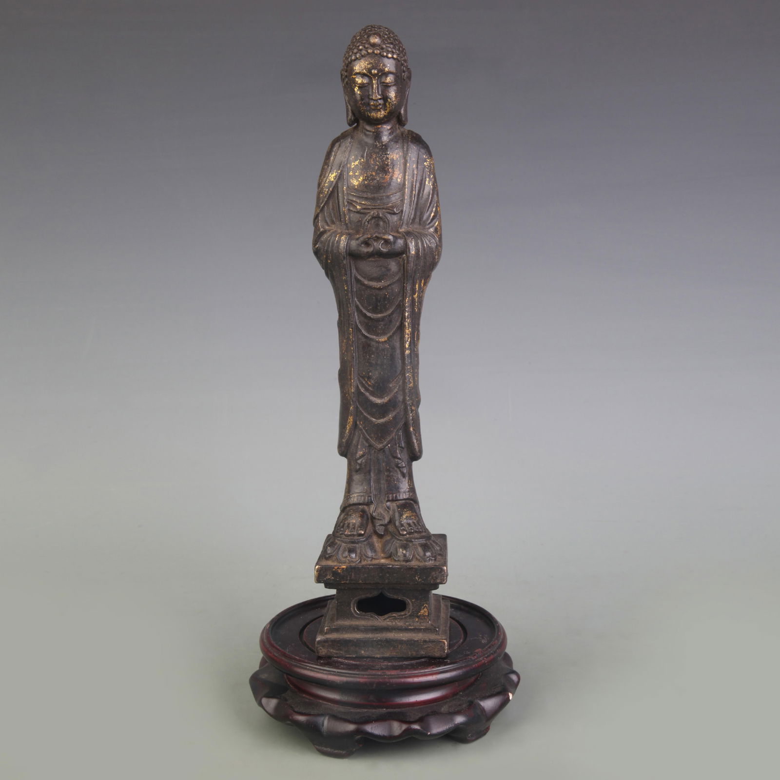 A FINE BRONZE BUDDHA STATUE (1 of 5)