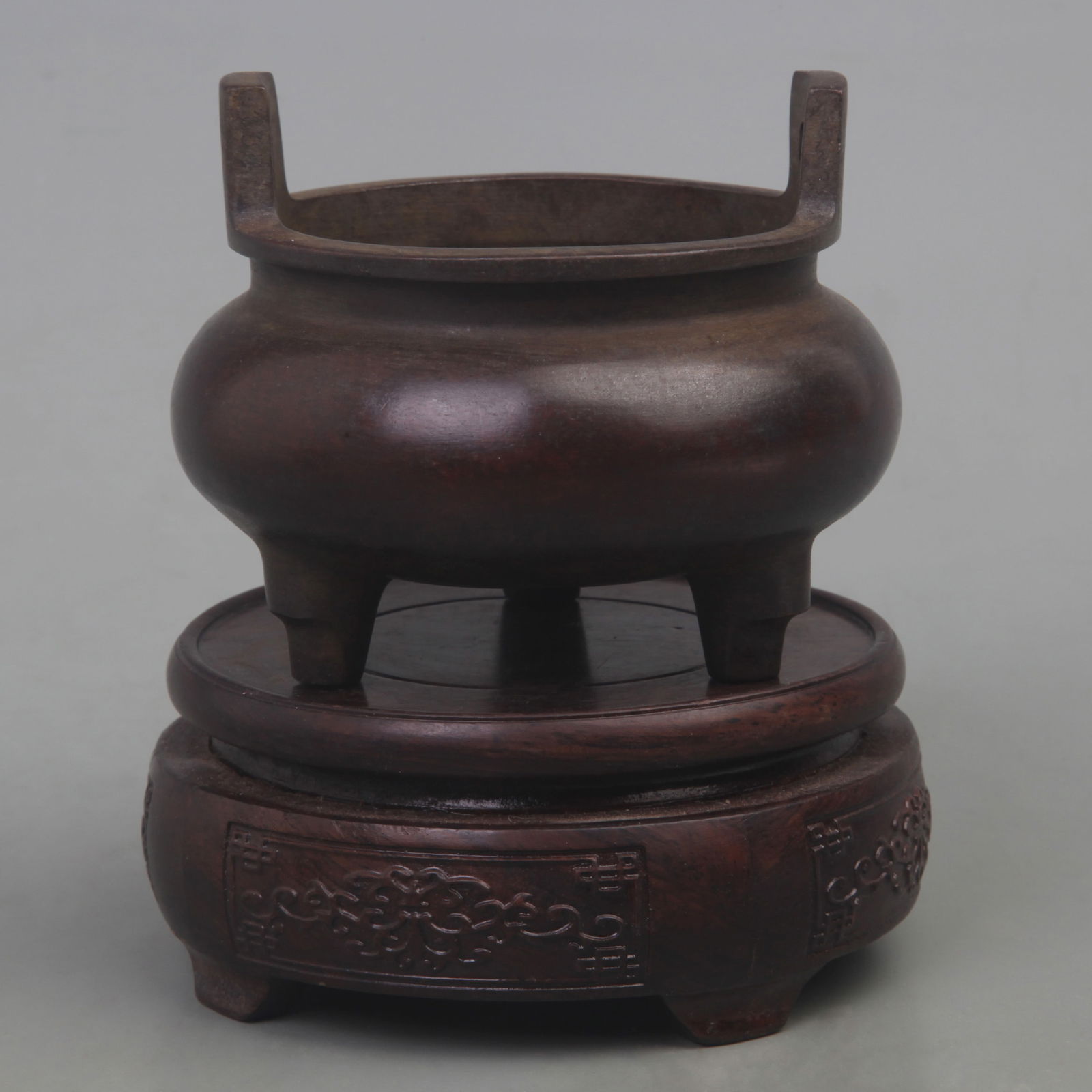 A FINELY CARVED THREE FOOT BRONZE CENSER (1 of 4)