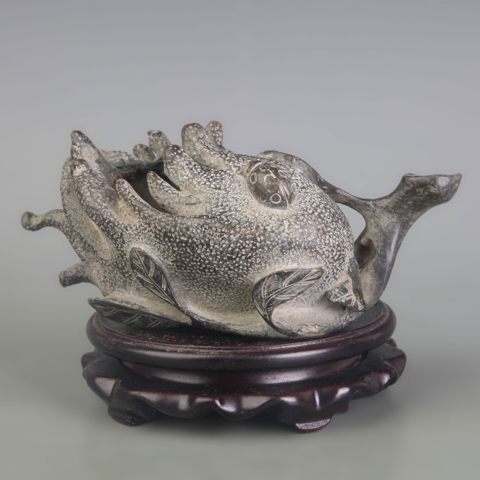 A FINE BRONZE INCENSE BURNER (1 of 5)