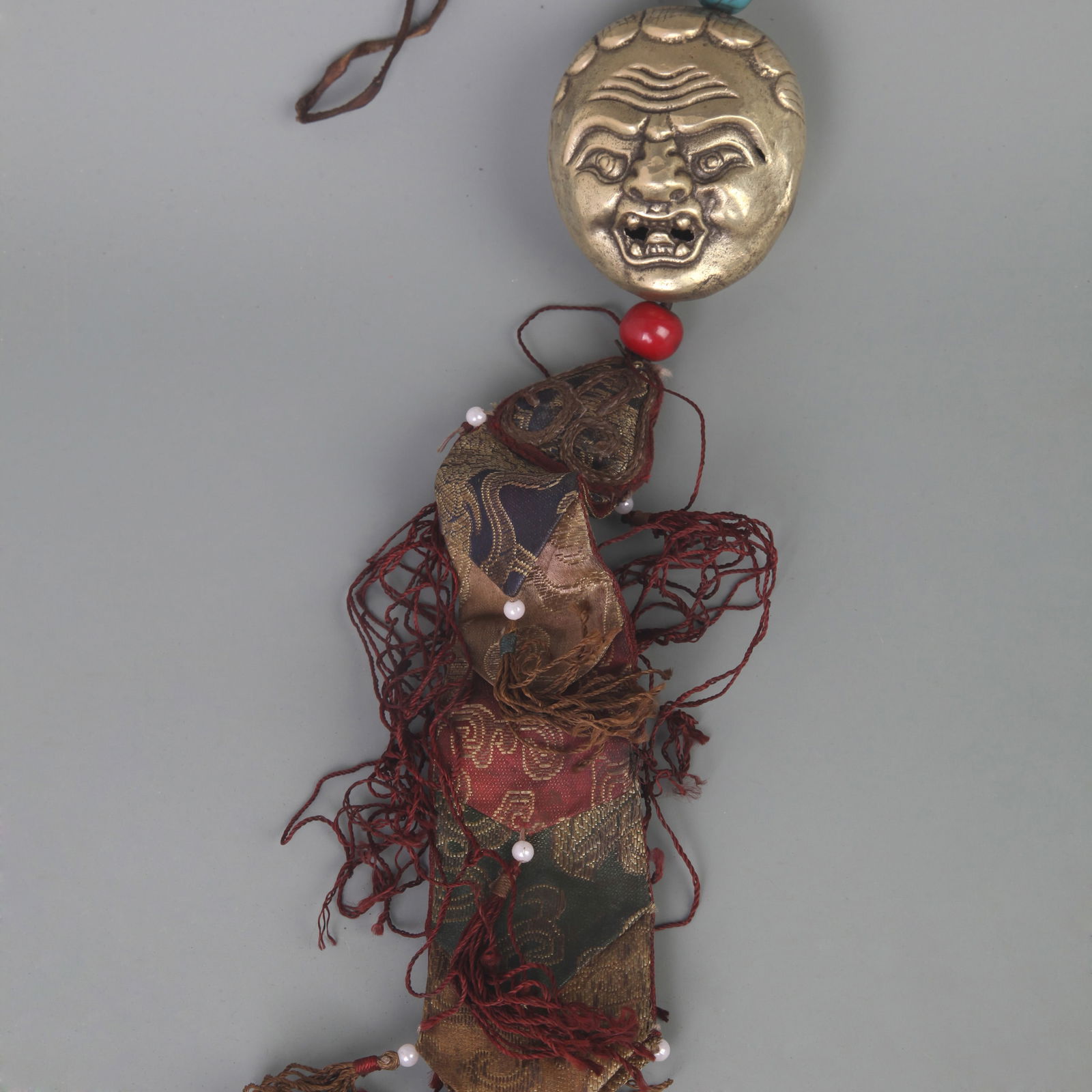 A FINE TIBETAN BUDDHISM BRONZE PENDANT: Qing Dynasty; Long: 3.0 inch; Width: 2.6 inch;