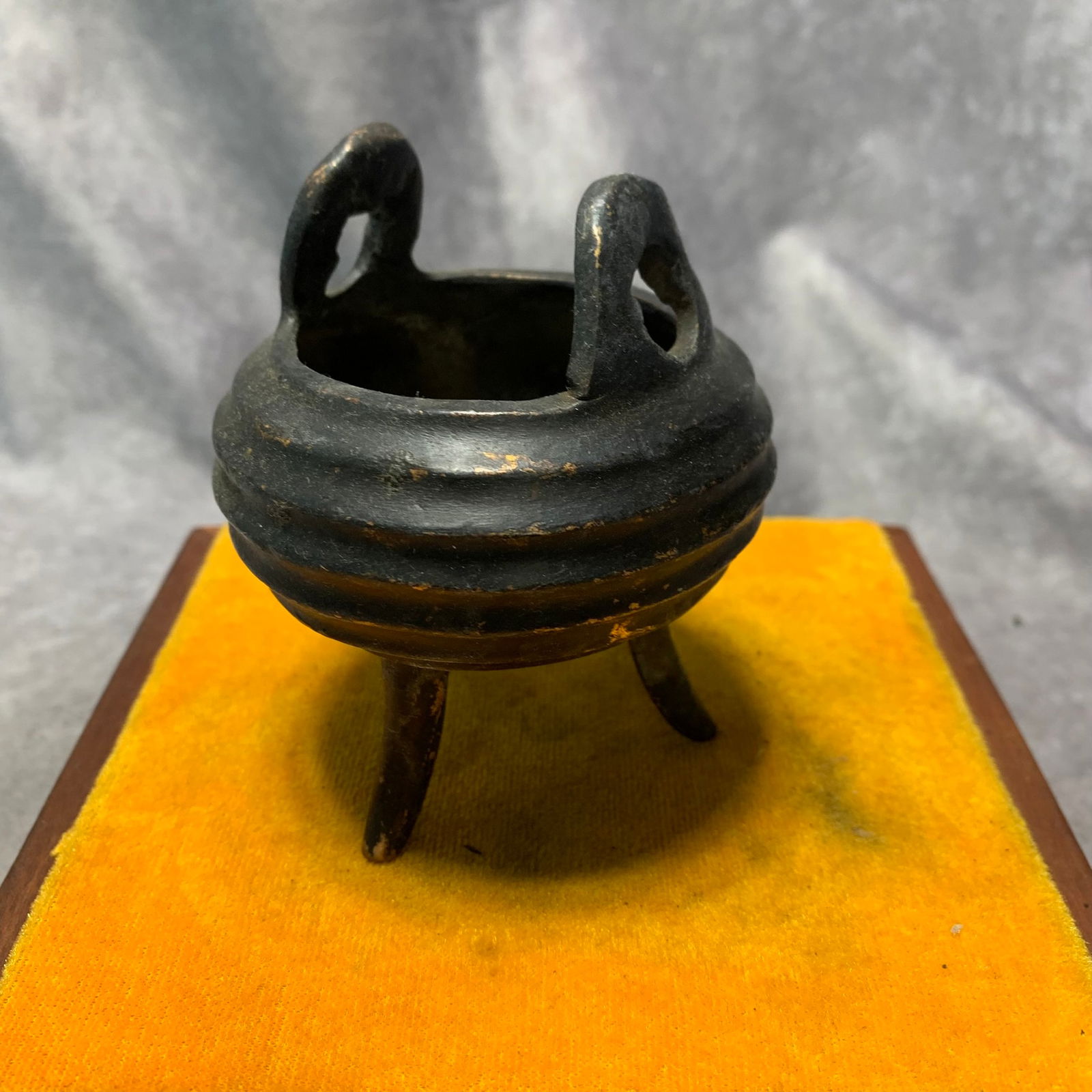 GILT BRONZE TRIPOD INCENSE BURNER WITH MYSTERIOUS PATTERN (1 of 5)