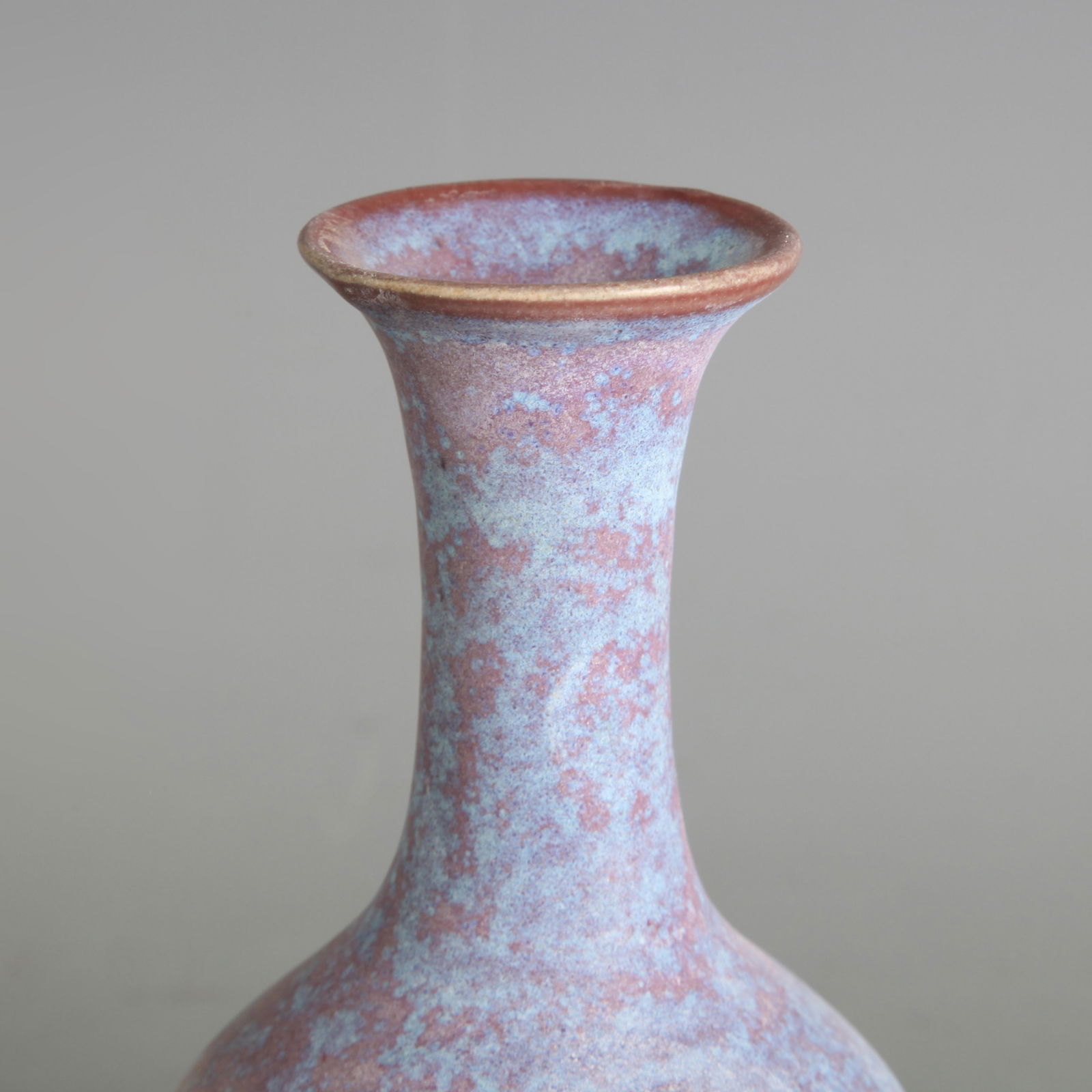 A FINE JUN WARE SMALL LONG NECK BOTTLE - 2