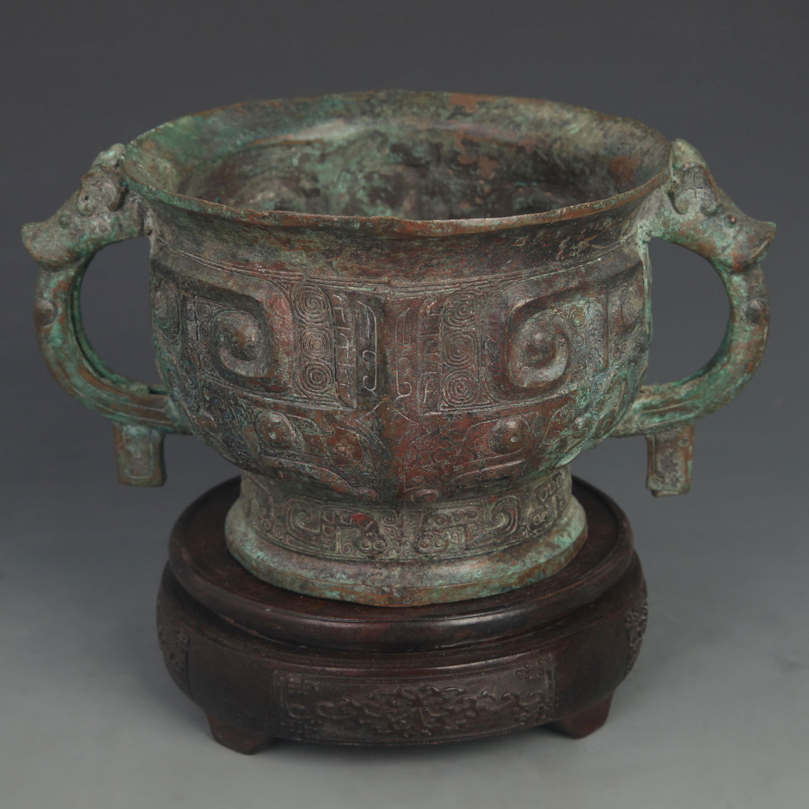 BRONZE GUI VESSEL WITH TAOTIE MOTIF AND BEAST HANDLES (1 of 5)