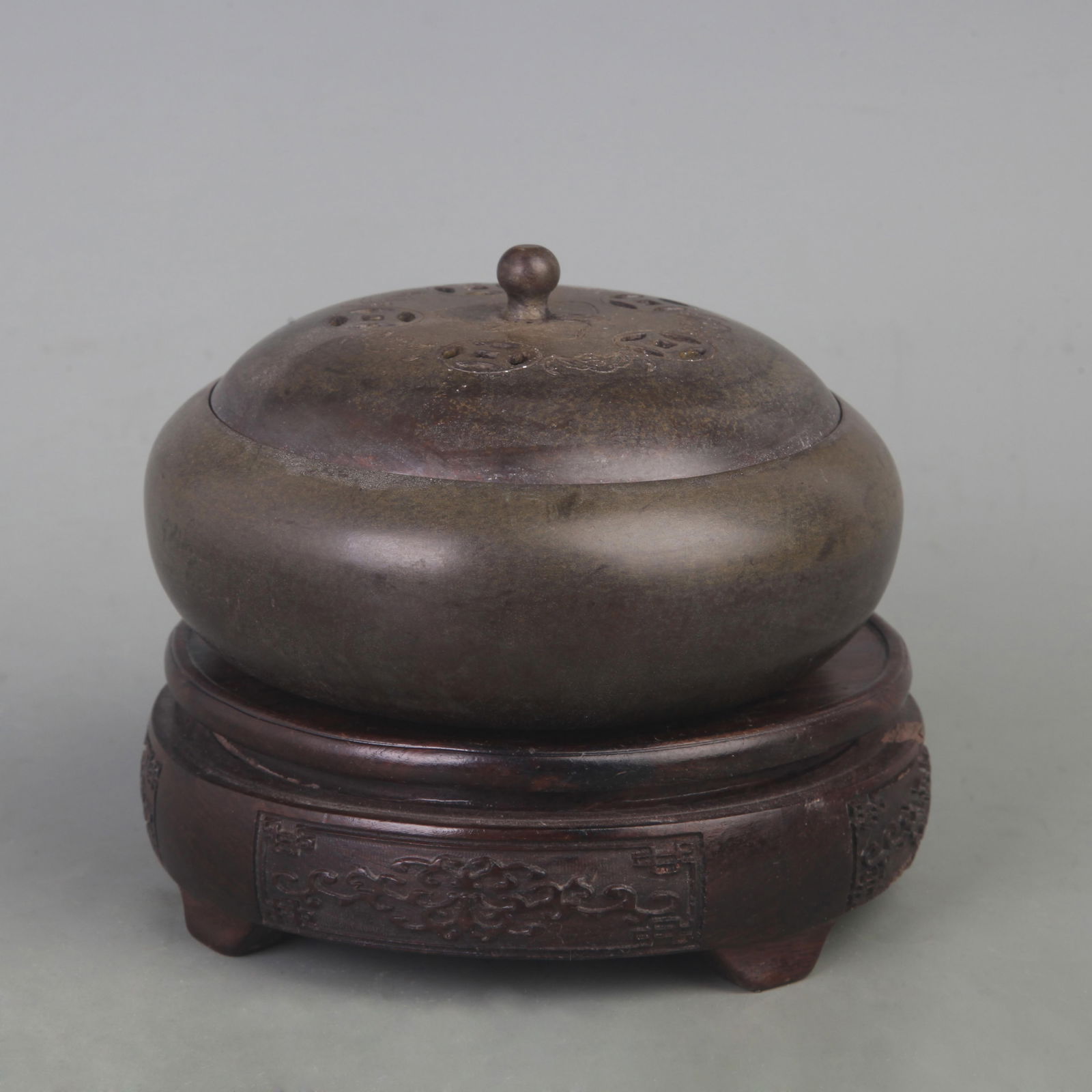 A FINE BAT PATTERN BRONZE INCENSE BURNER (1 of 6)