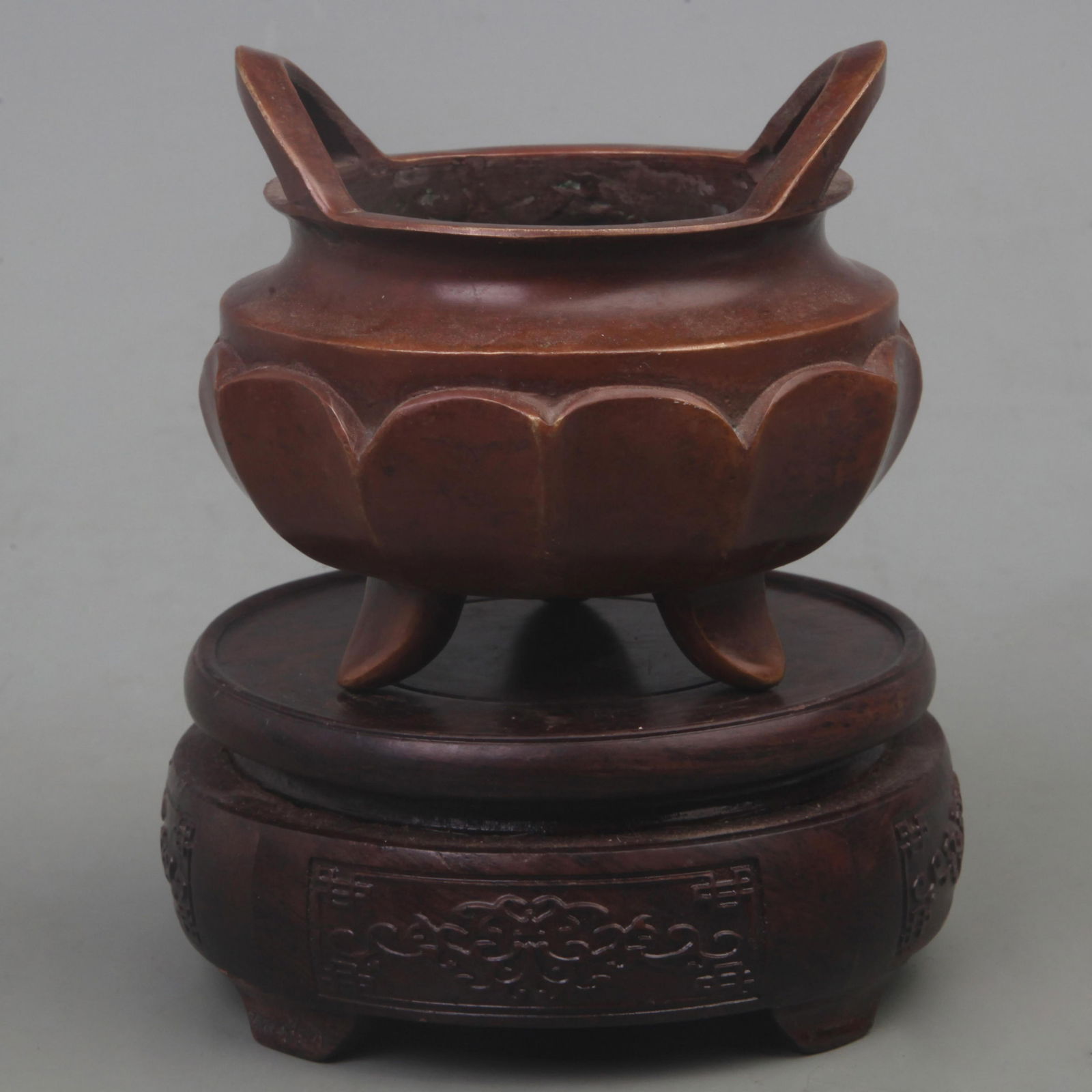 A FINE LION EAR FLOWER PATTERN BRONZE CENSER (1 of 4)