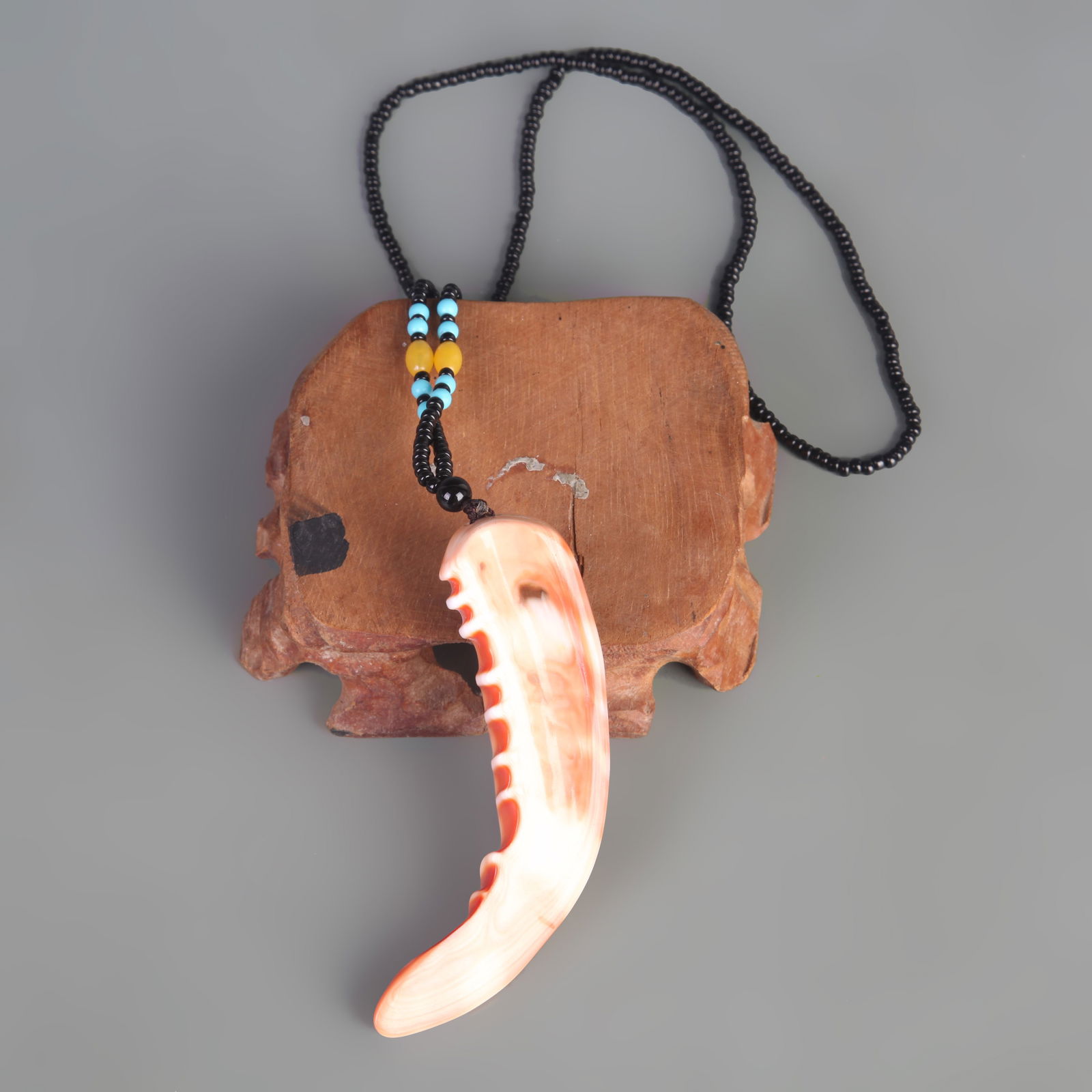 GIANT CLAM SHELL NECKLACE - 4