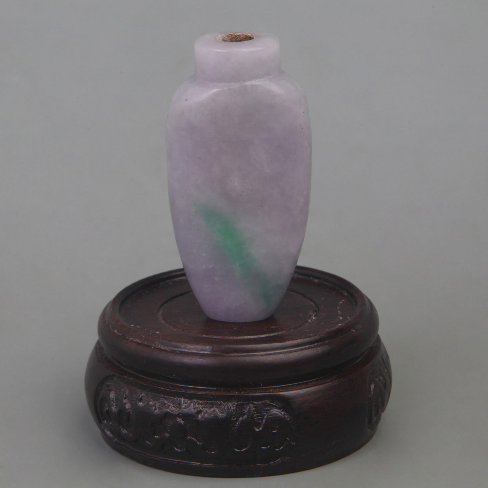 PLAIN JADEITE SNUFF BOTTLE (1 of 4)