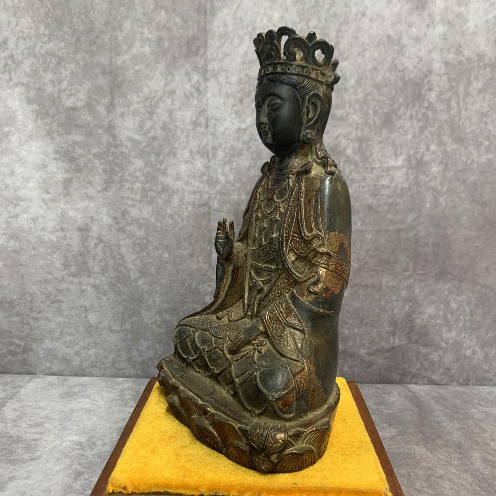 A FINE BRONZE BUDDHA STATUE - 2